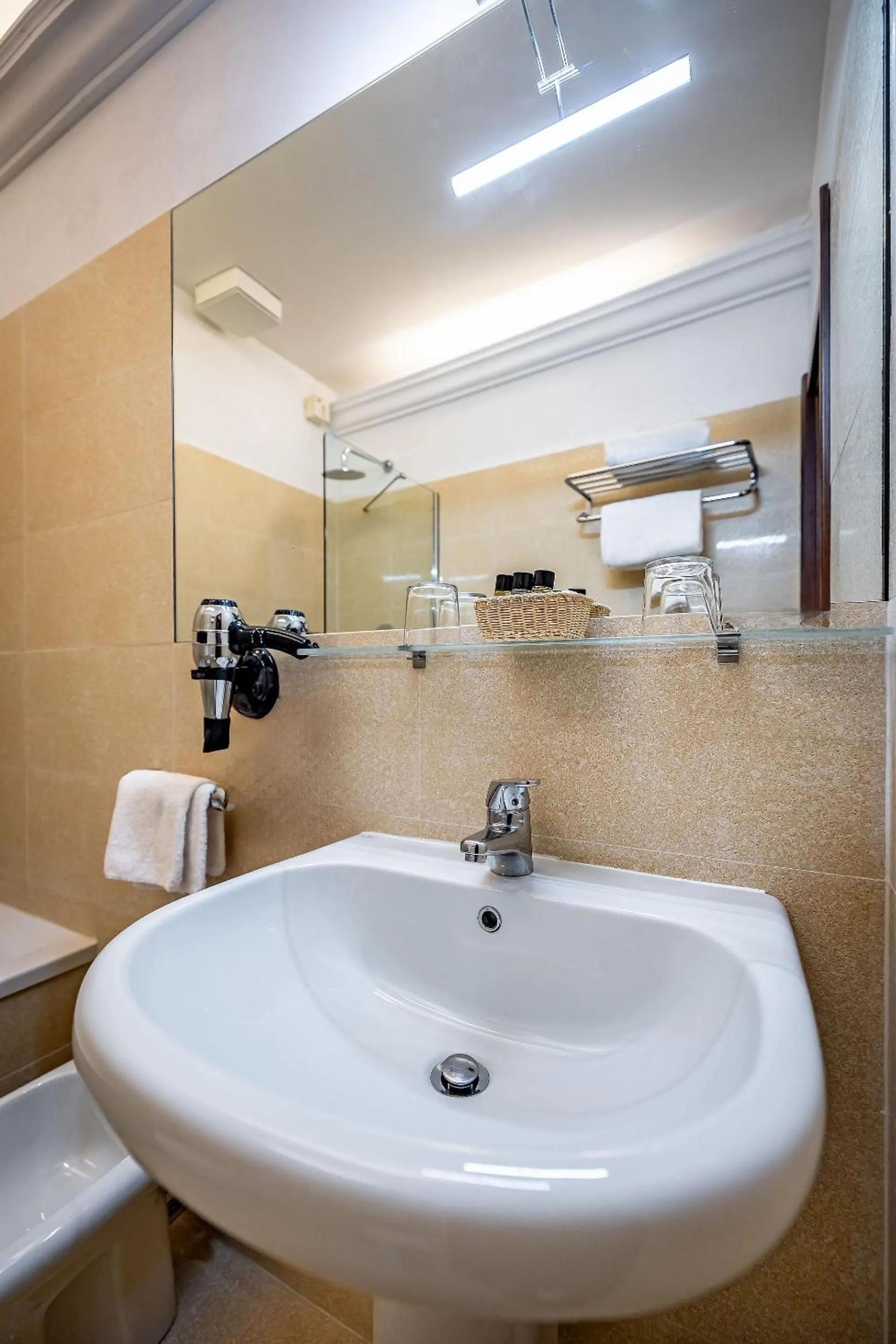 Bathroom in Hotel Alessandra