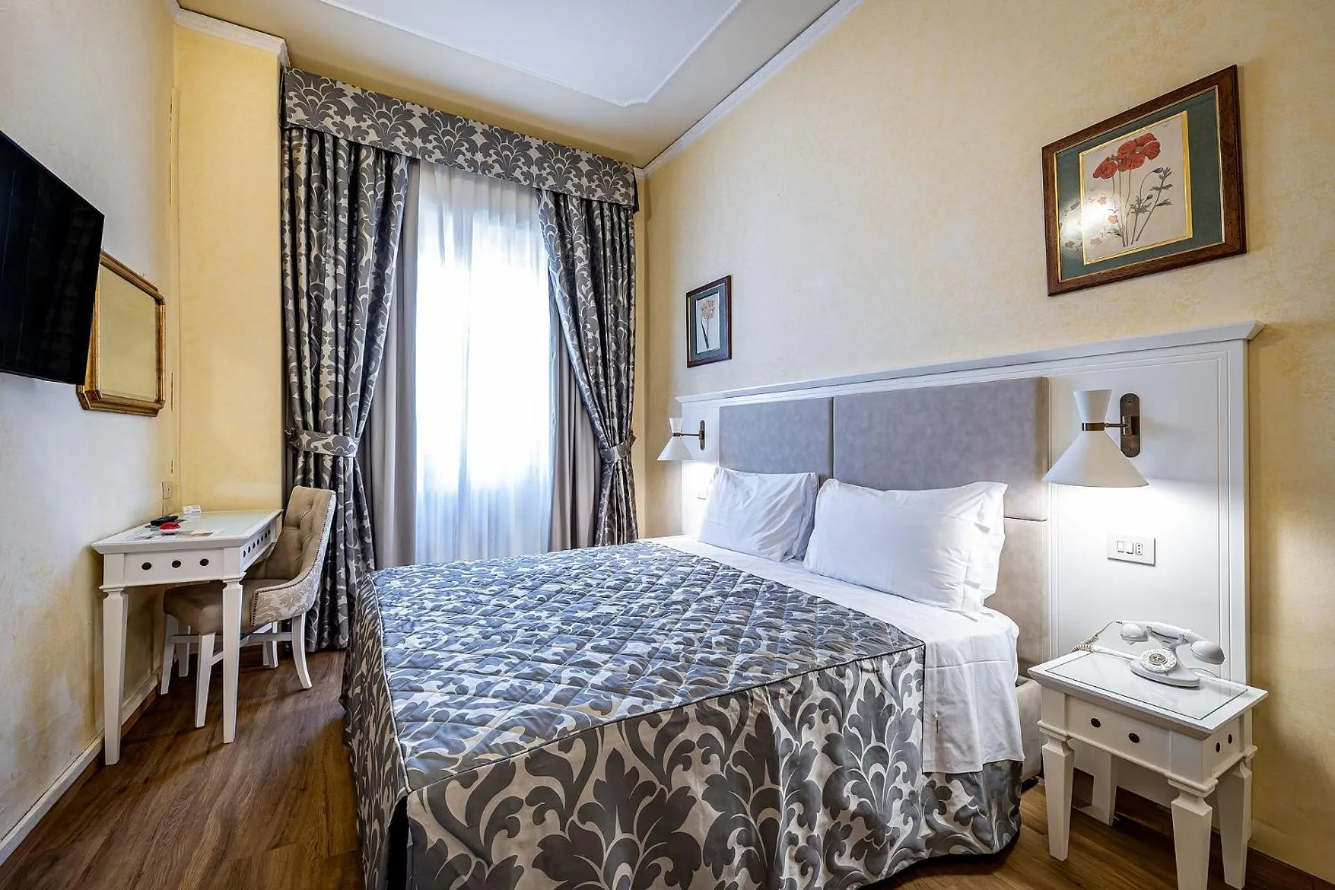 Photo of the whole room, Bed in Hotel Alessandra