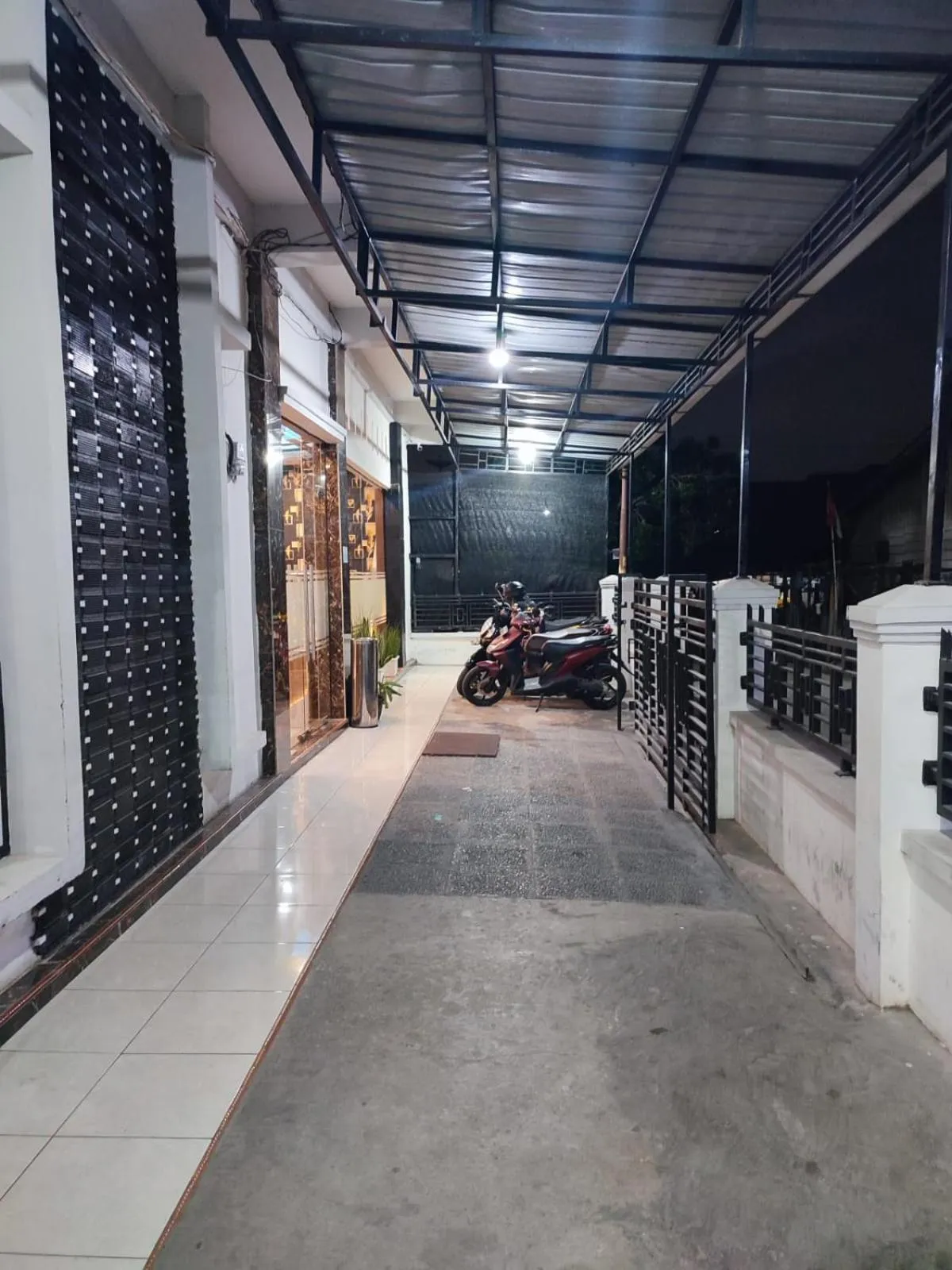 Dnaiko Syariah Hotel