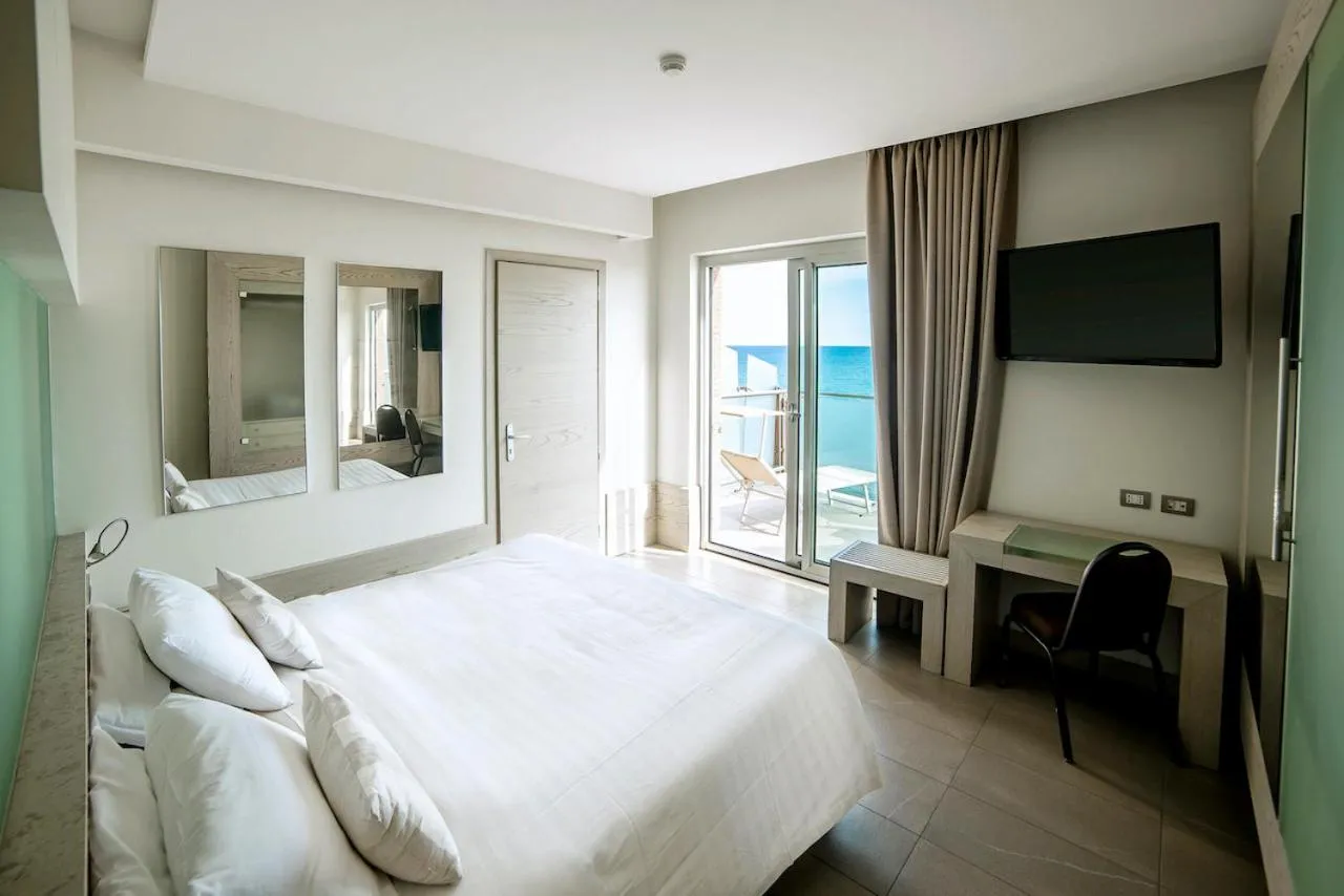 Bedroom, Bed in Smy Aran Blu Roma Mare