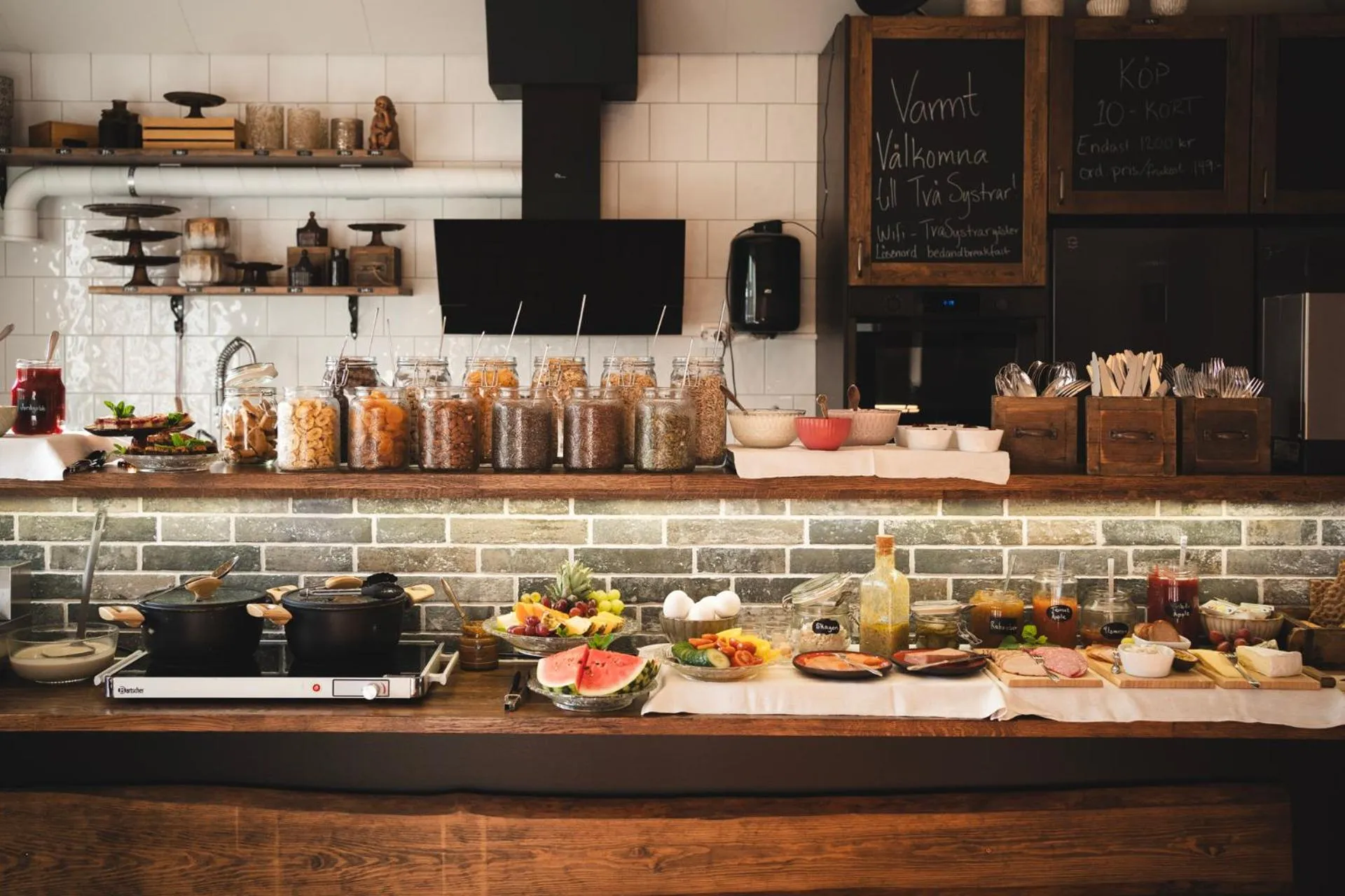 Buffet breakfast in Två Systrar B&B