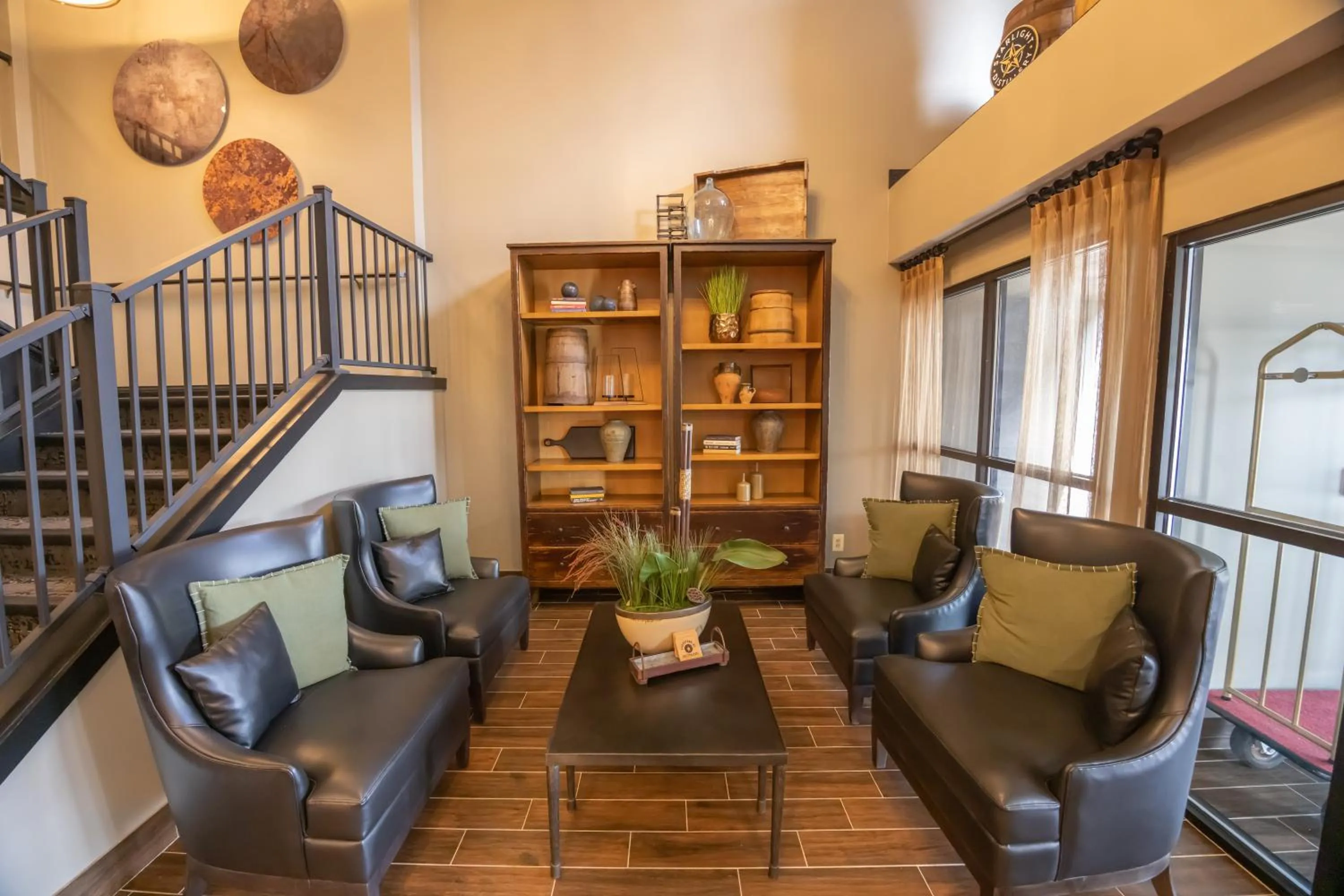 Lobby or reception in Distill-Inn