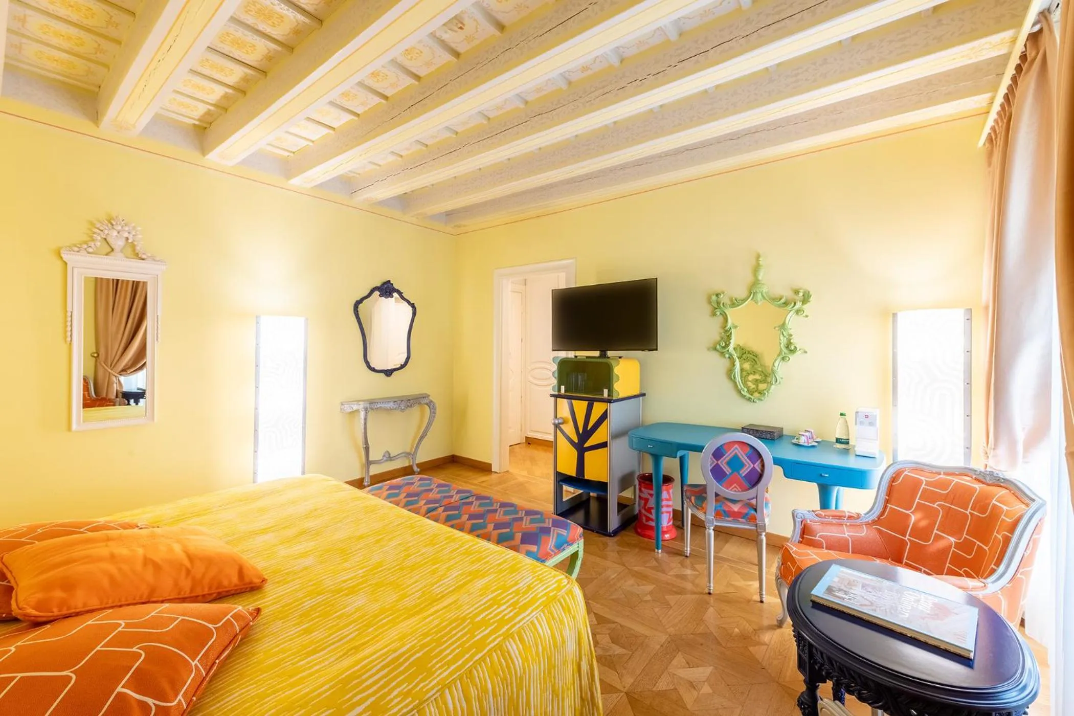 Bed in Byblos Art Hotel Villa Amistà