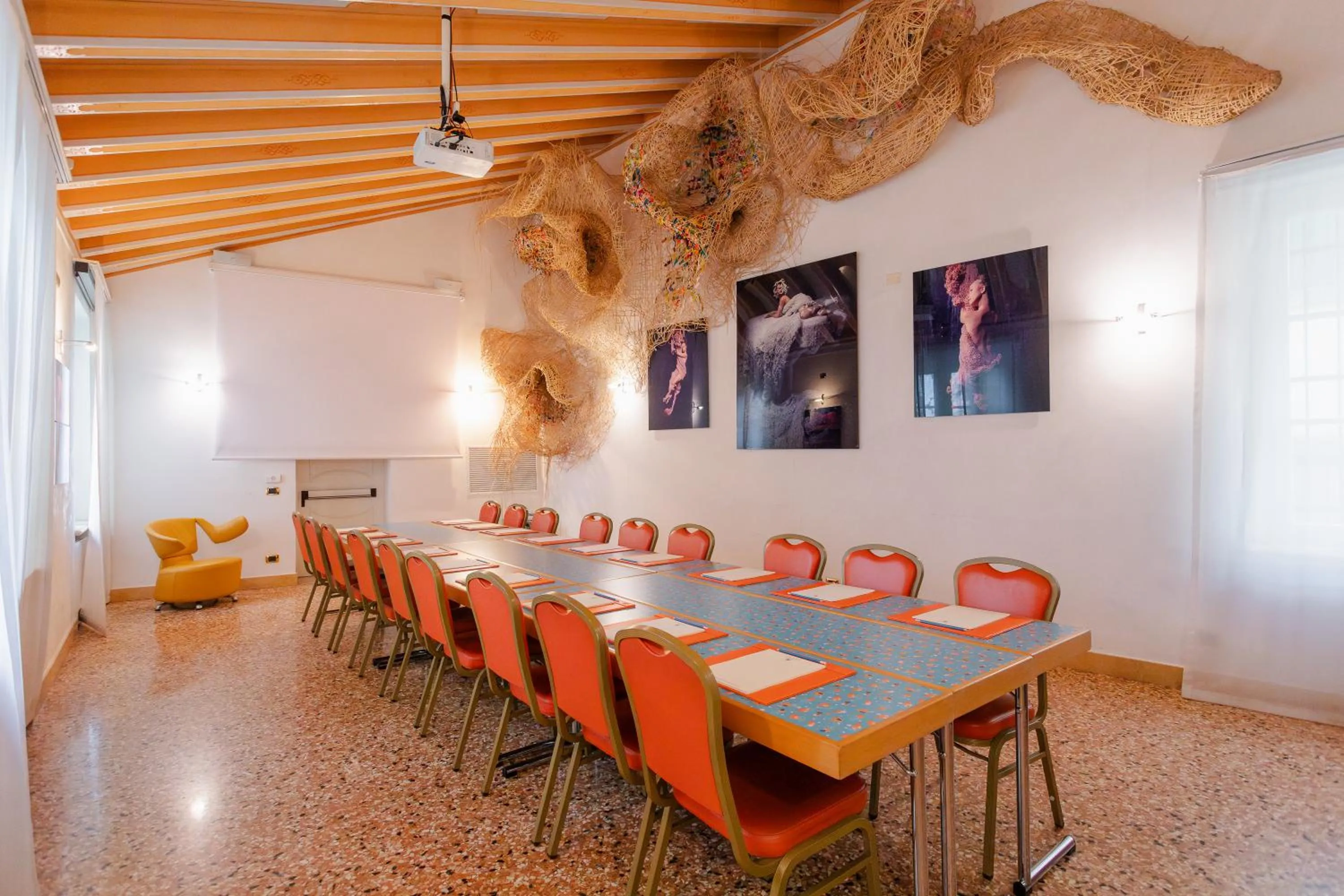 Meeting/conference room in Byblos Art Hotel Villa Amistà