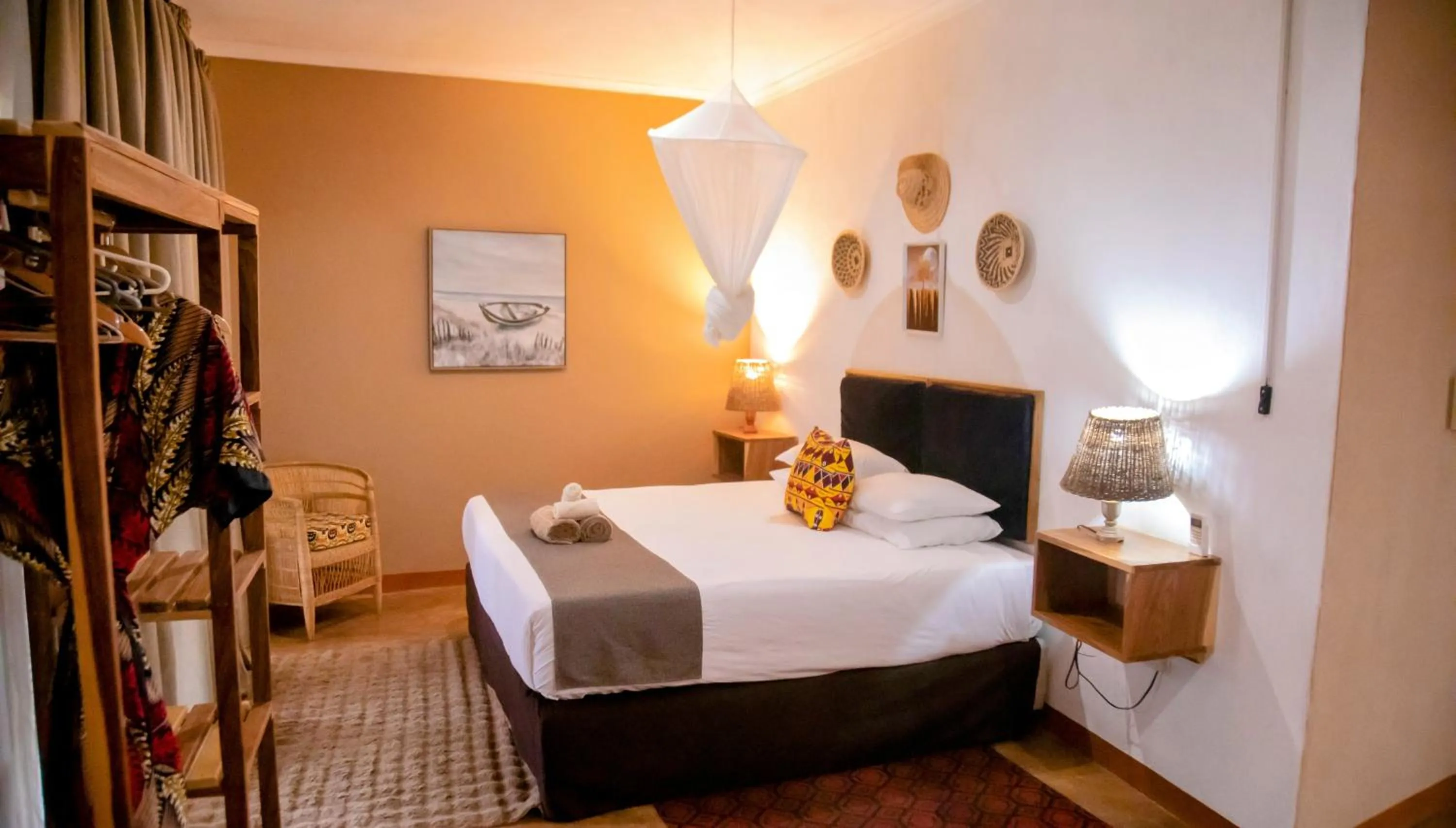 Bedroom, Bed in The Nkhosi Livingstone Lodge and Spa