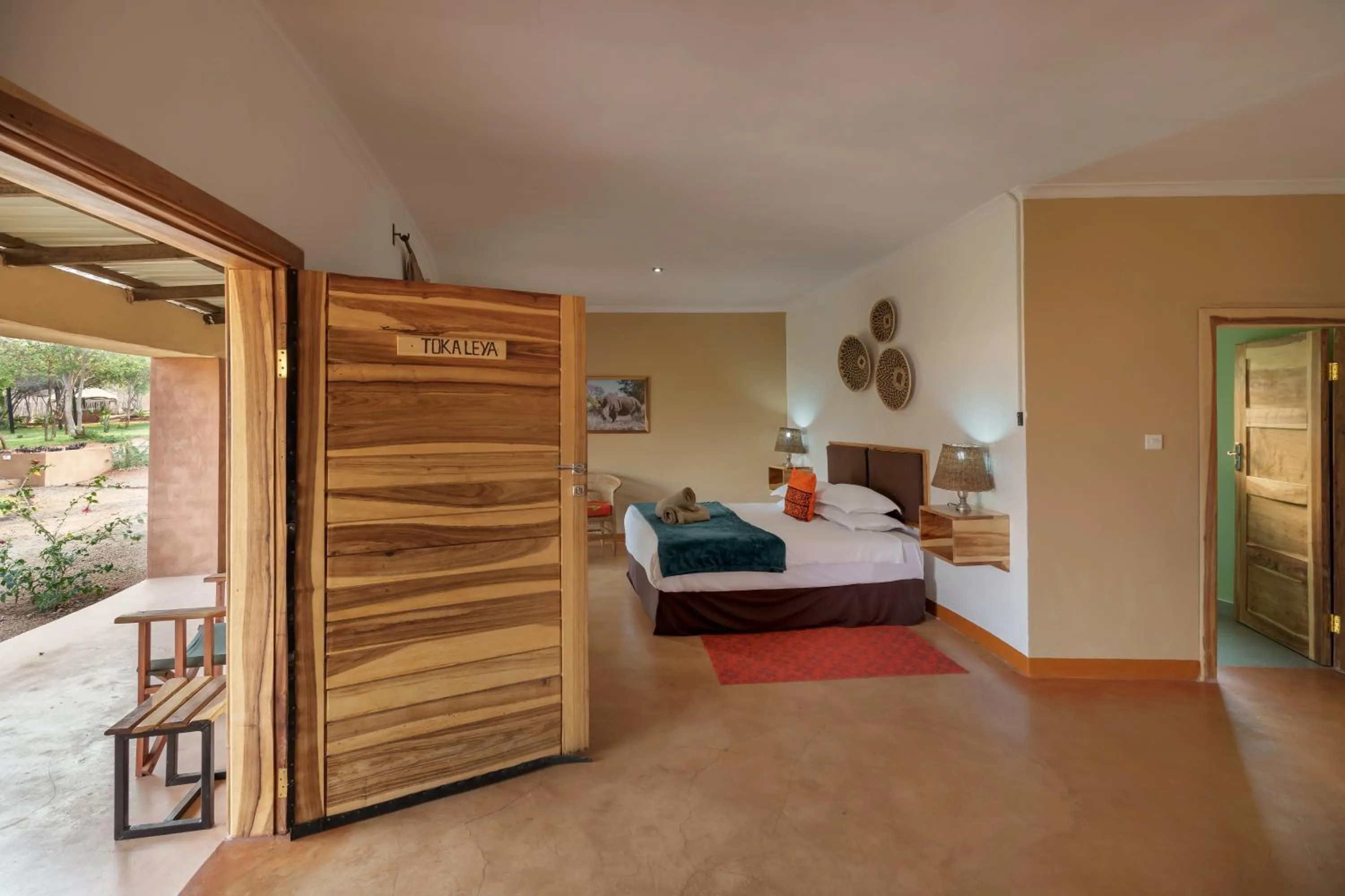 Bedroom, Bed in The Nkhosi Livingstone Lodge and Spa