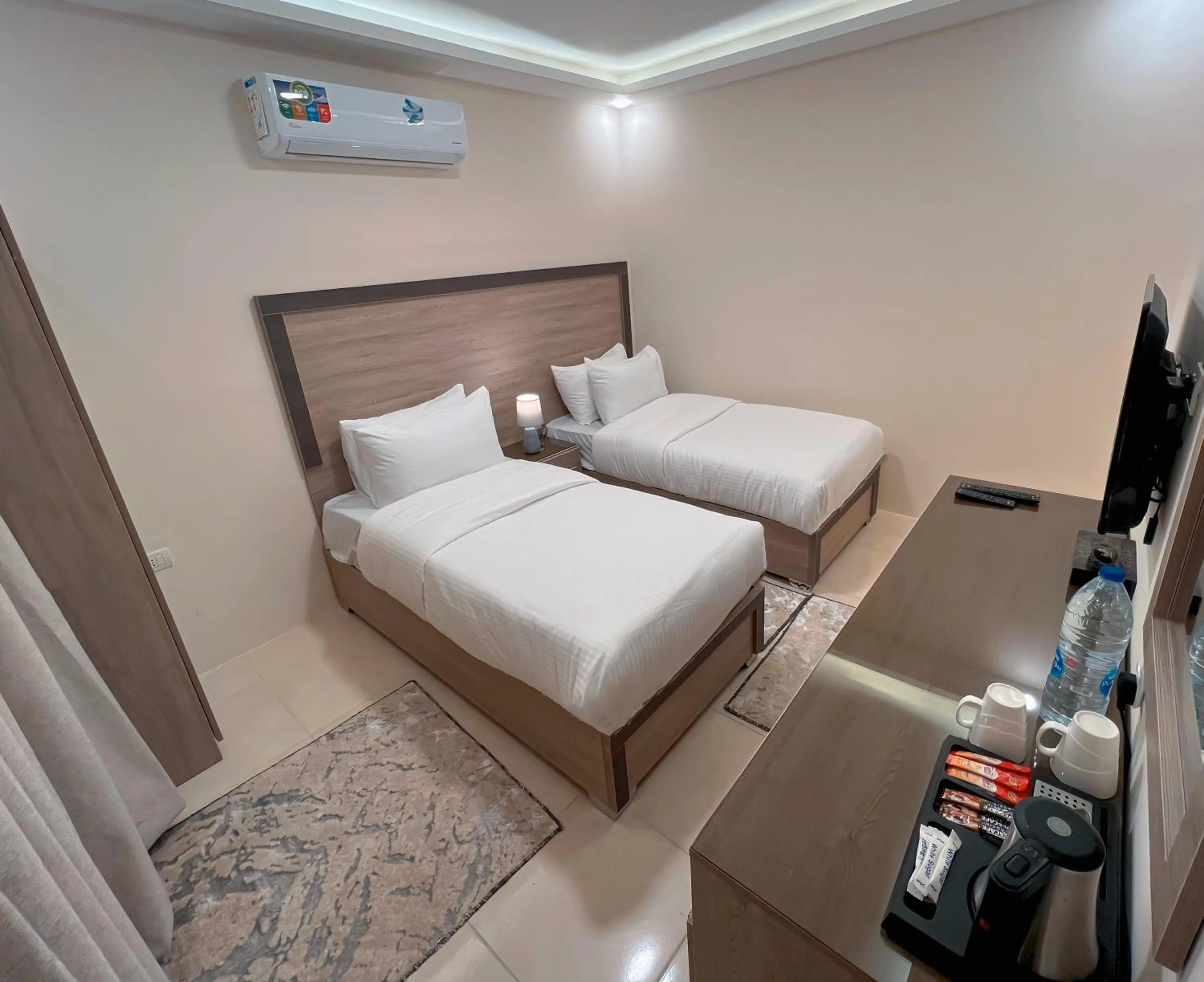 Photo of the whole room, Bed in Beit Alshabaan Inn