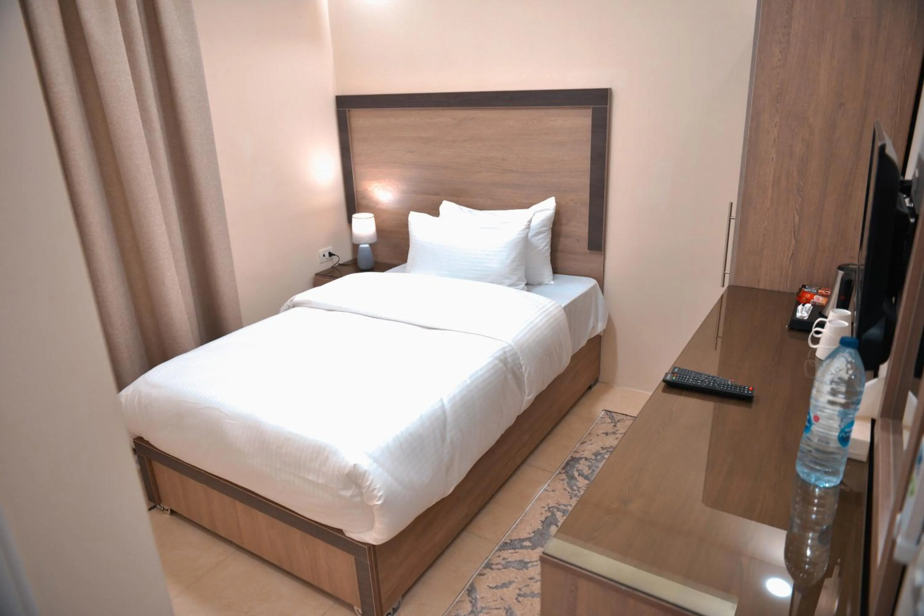 Bed in Beit Alshabaan Inn