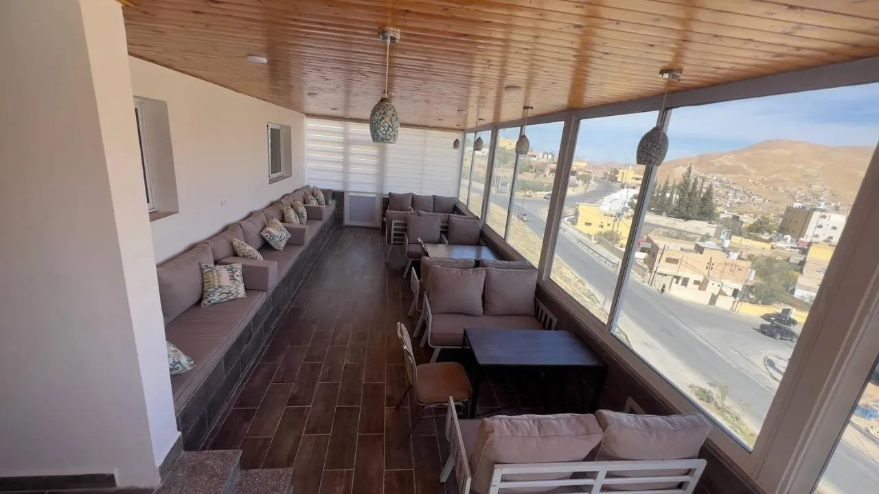 Restaurant/places to eat in Beit Alshabaan Inn