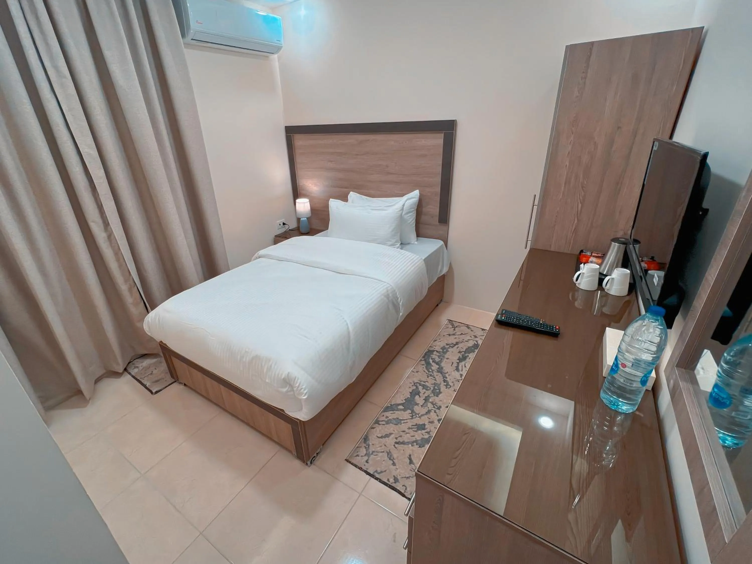 Photo of the whole room, Bed in Beit Alshabaan Inn