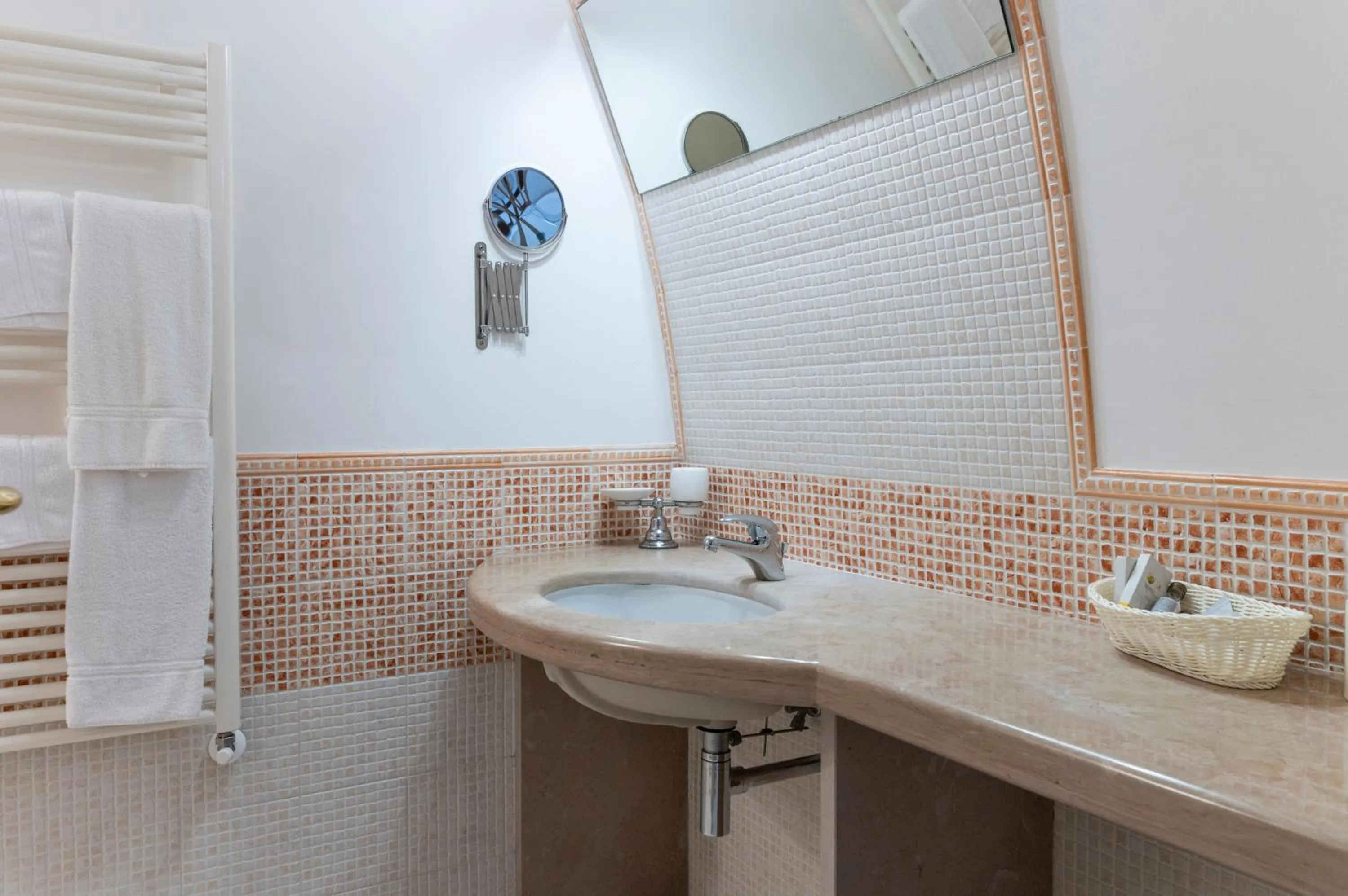 Bathroom in Hotel La Terra