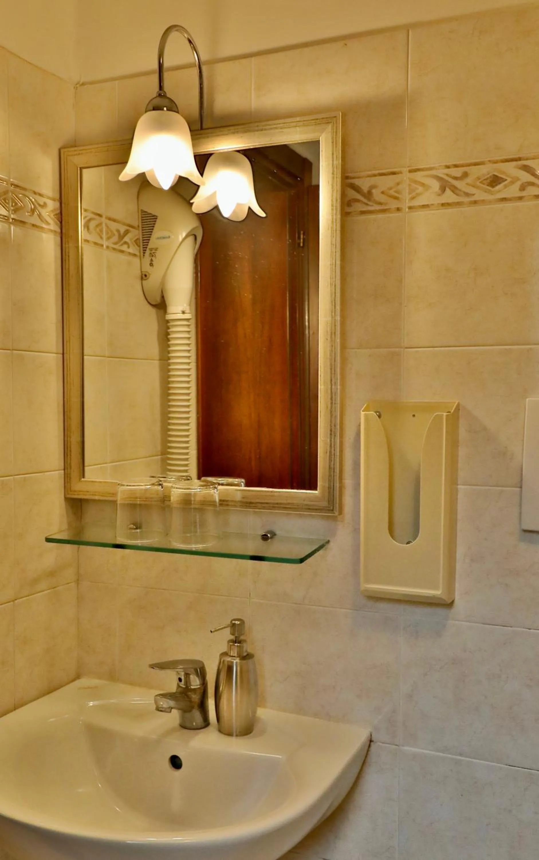 Bathroom in Hotel Noemi