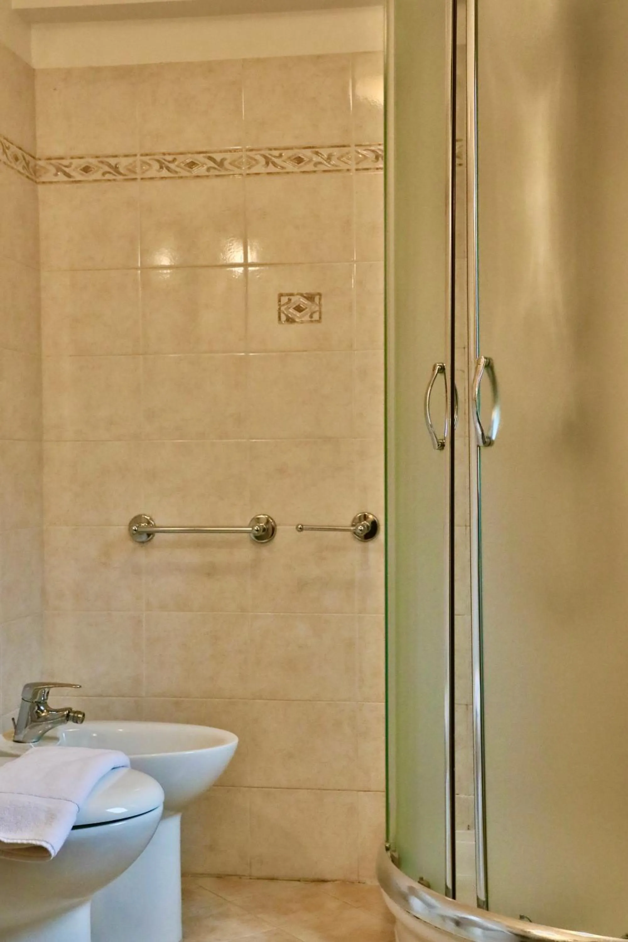 Shower in Hotel Noemi