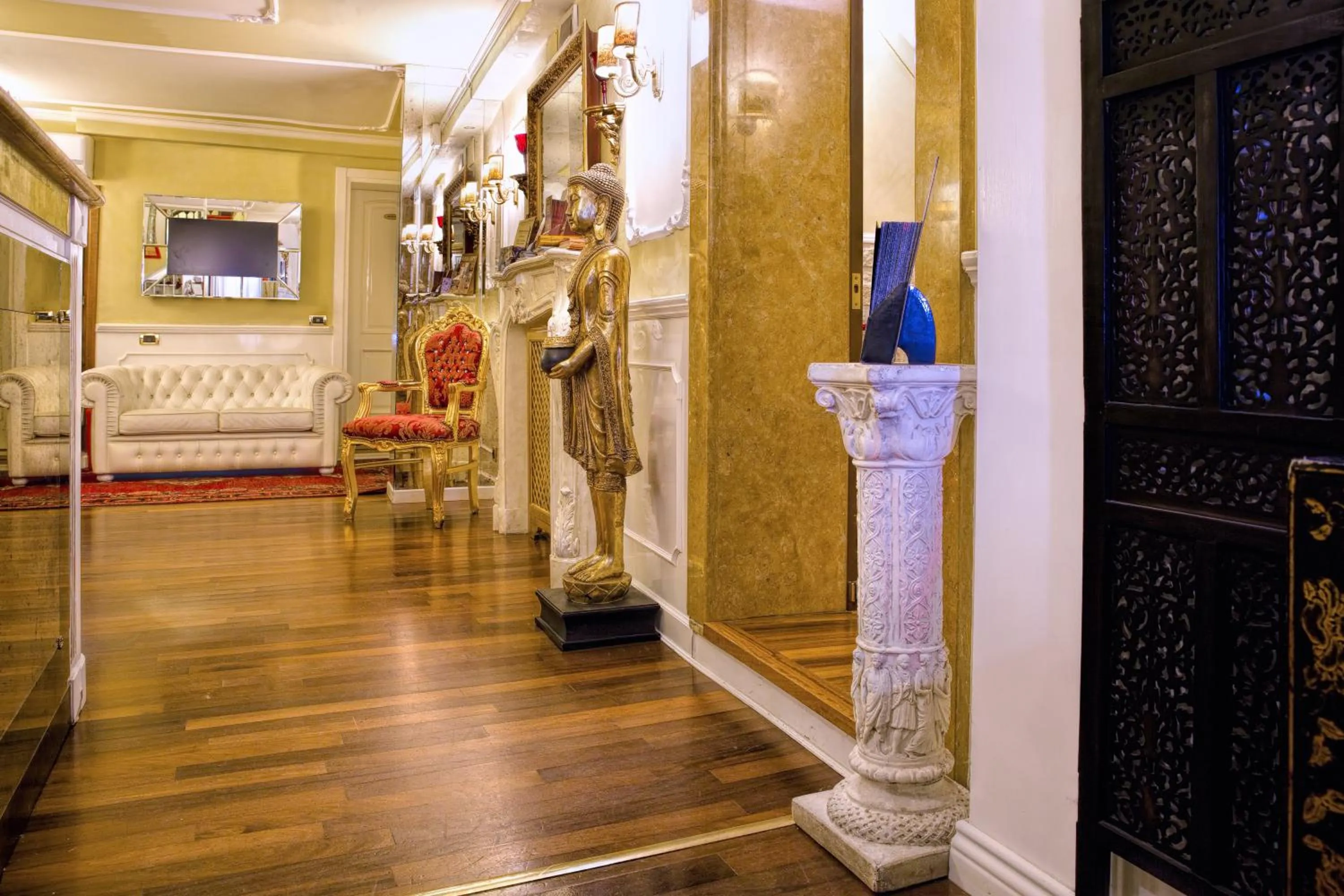 Lobby or reception in Hotel Noemi