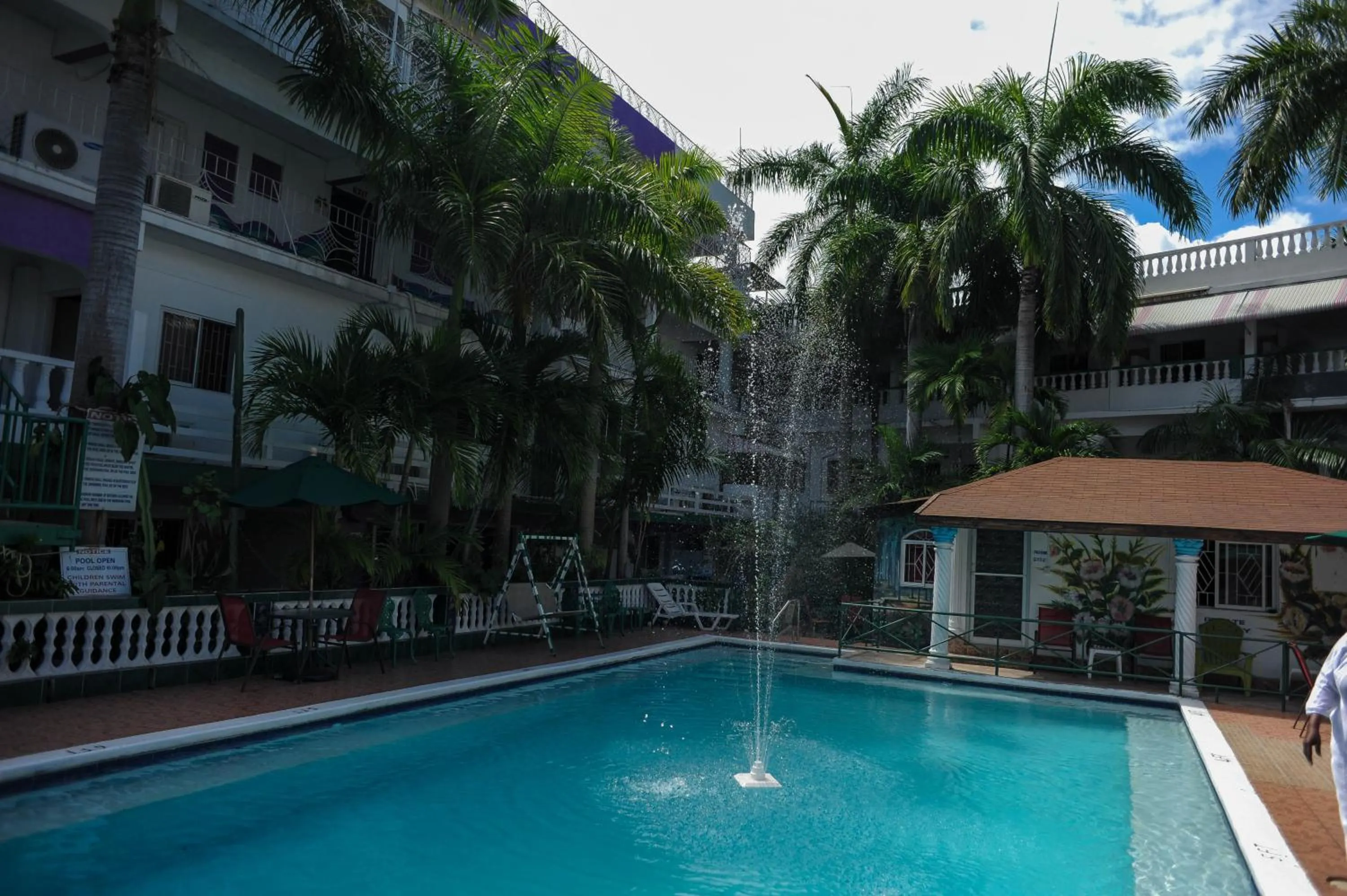 Swimming pool in Glorianna Hotel