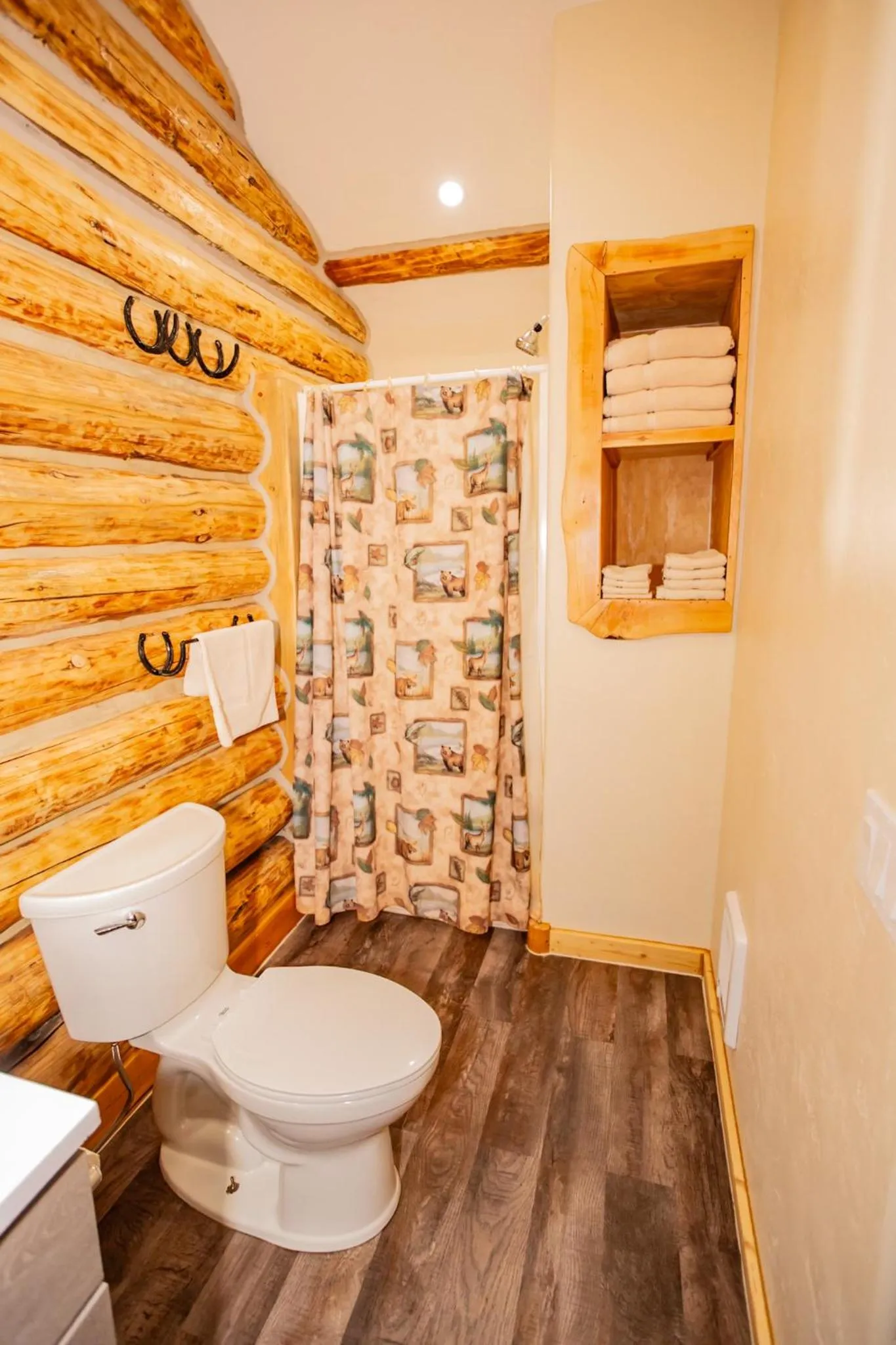 Crooked Creek Guest Ranch