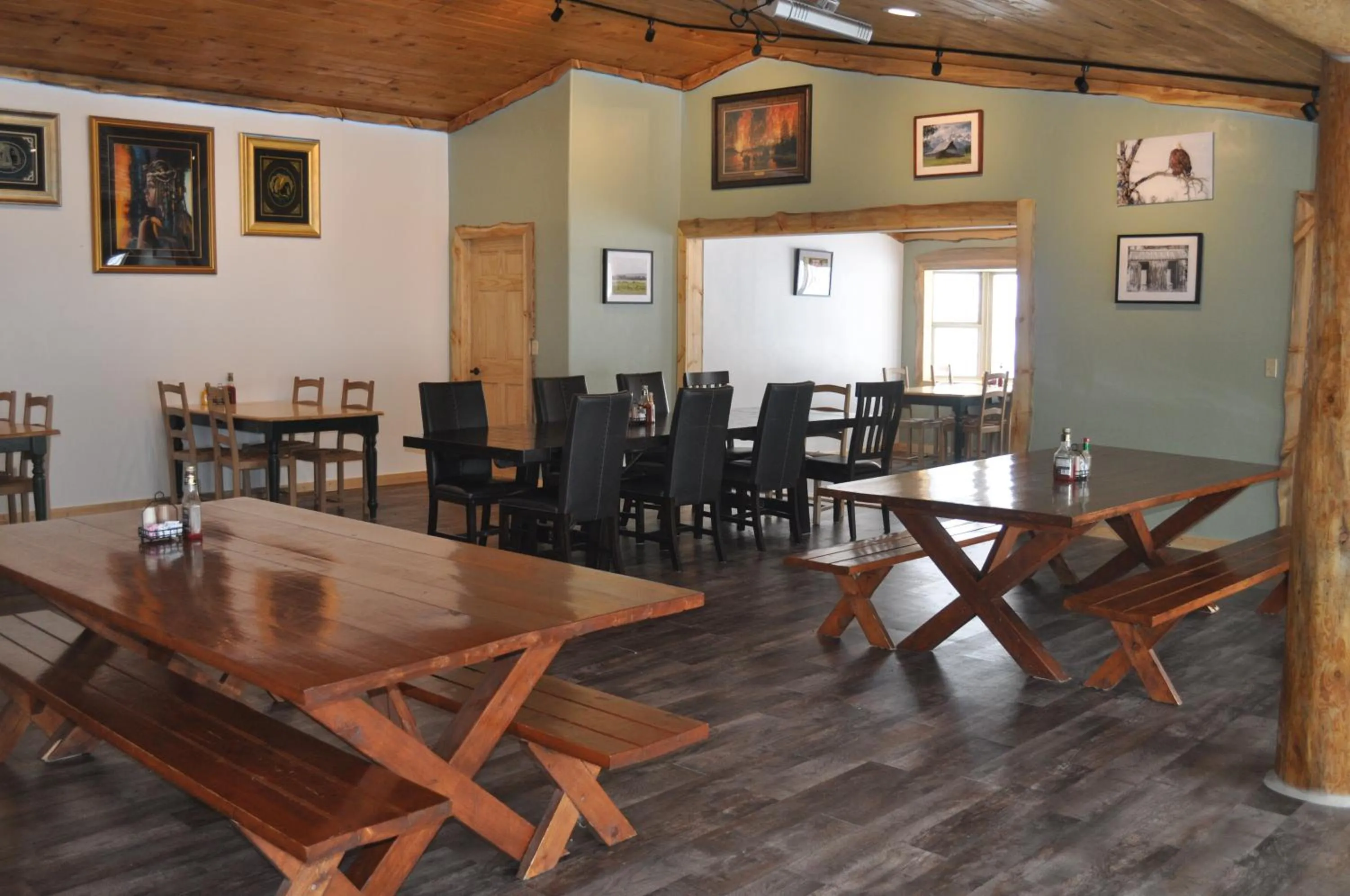 Restaurant/places to eat in Crooked Creek Guest Ranch