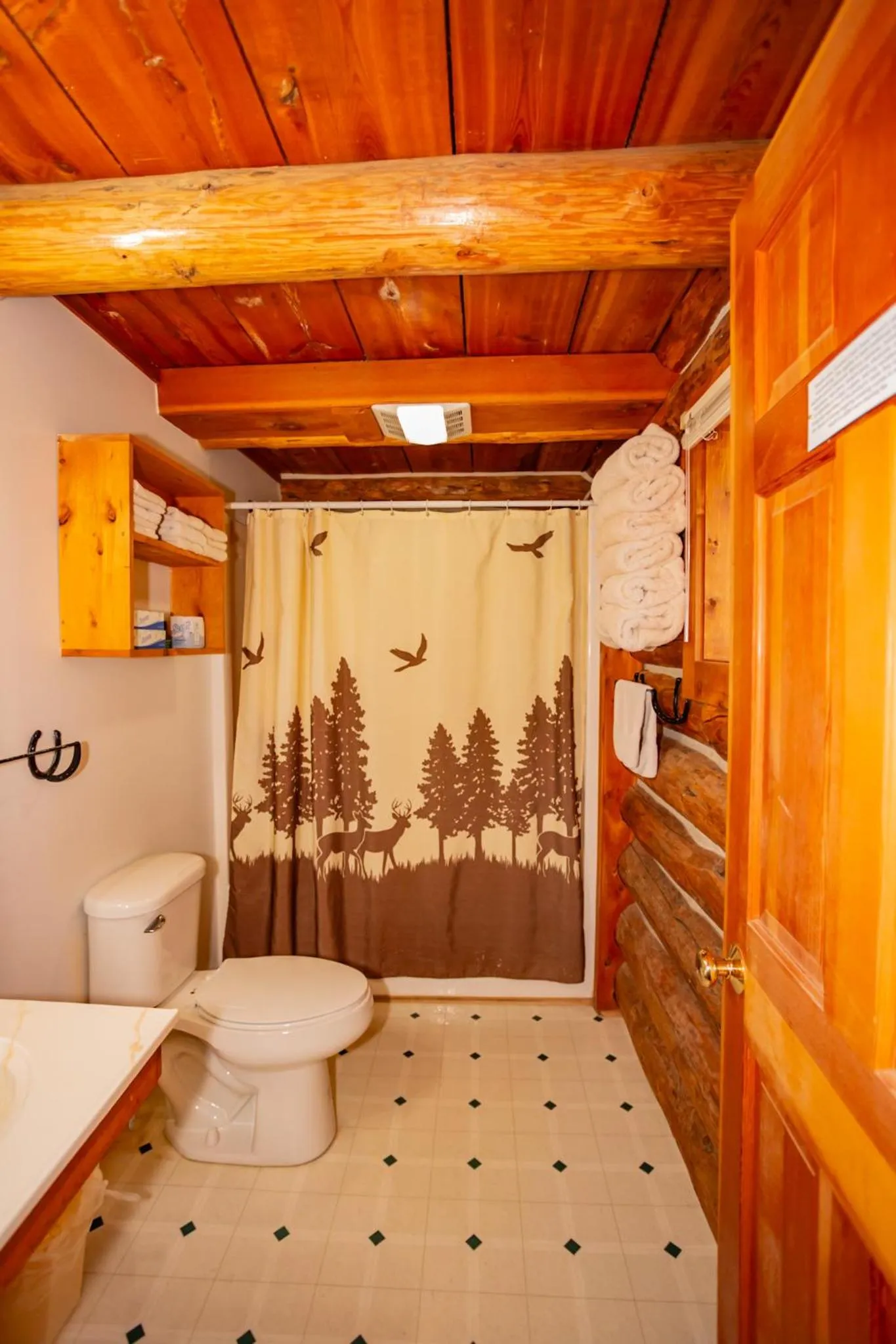 Crooked Creek Guest Ranch