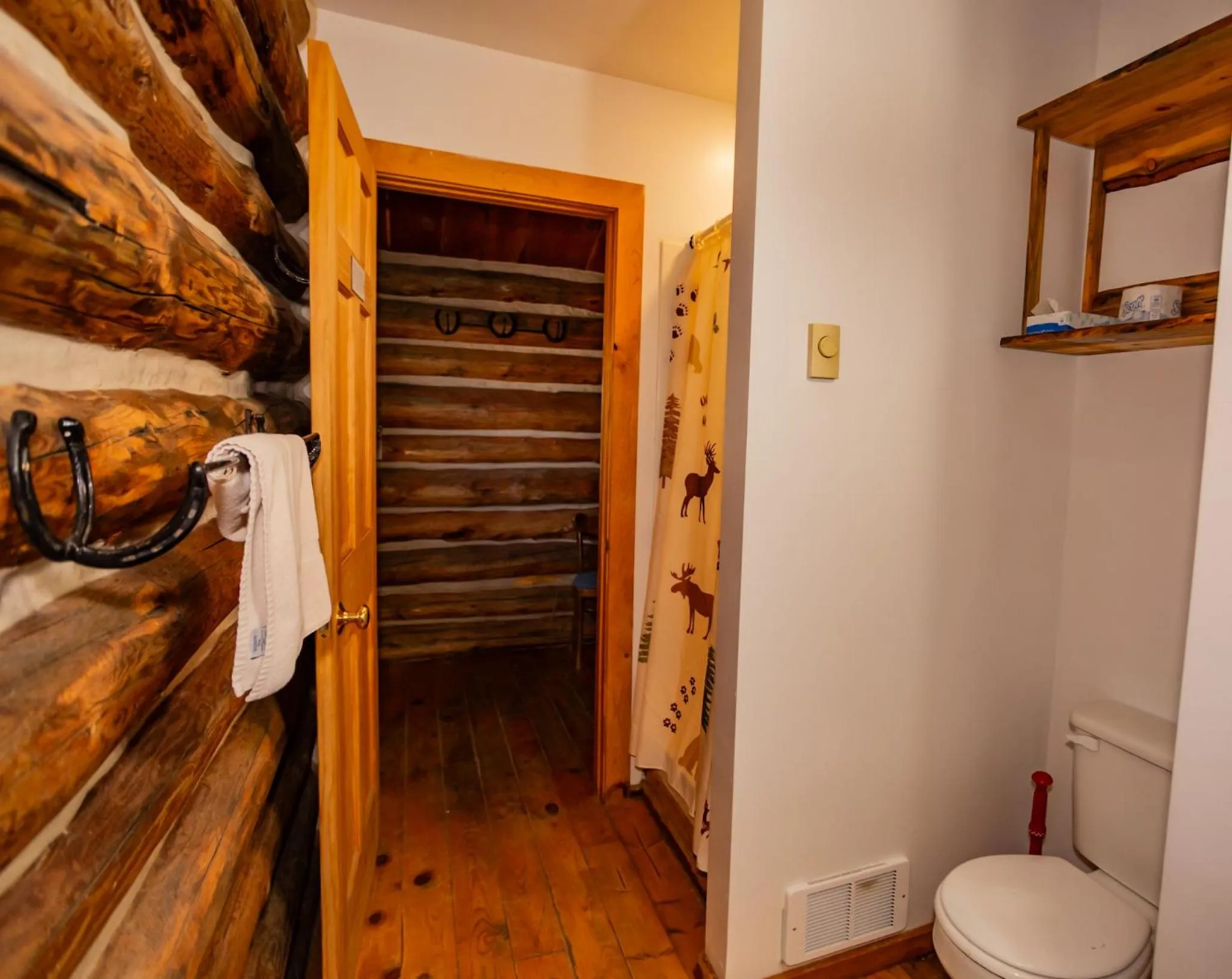 Crooked Creek Guest Ranch