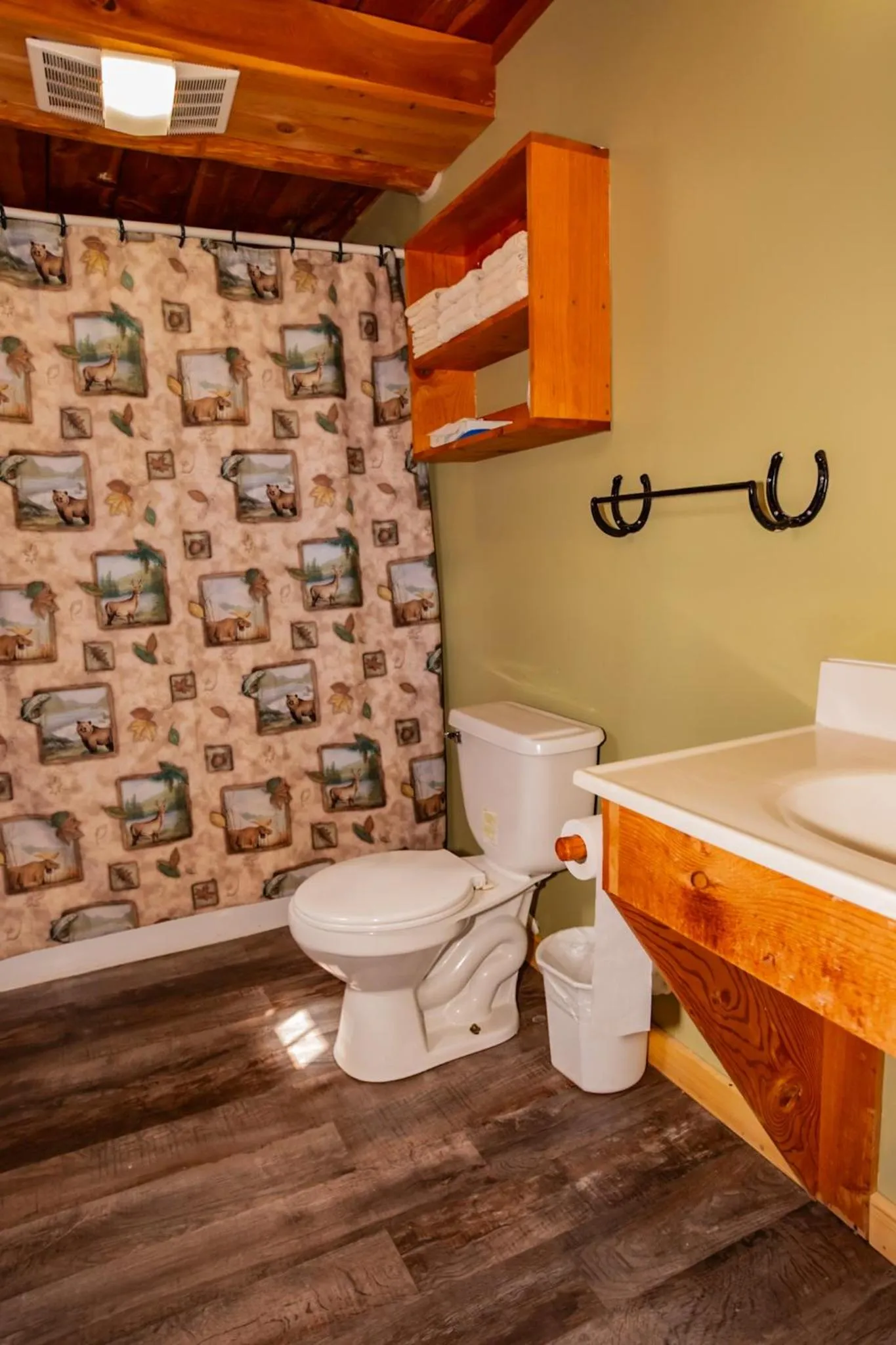 Crooked Creek Guest Ranch