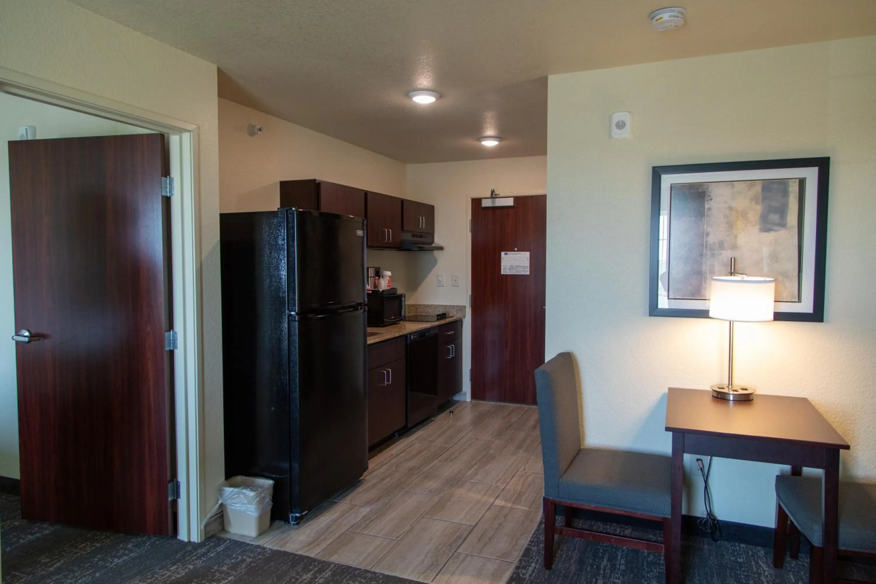 Kitchen or kitchenette in Cobblestone Inn & Suites -Springfield