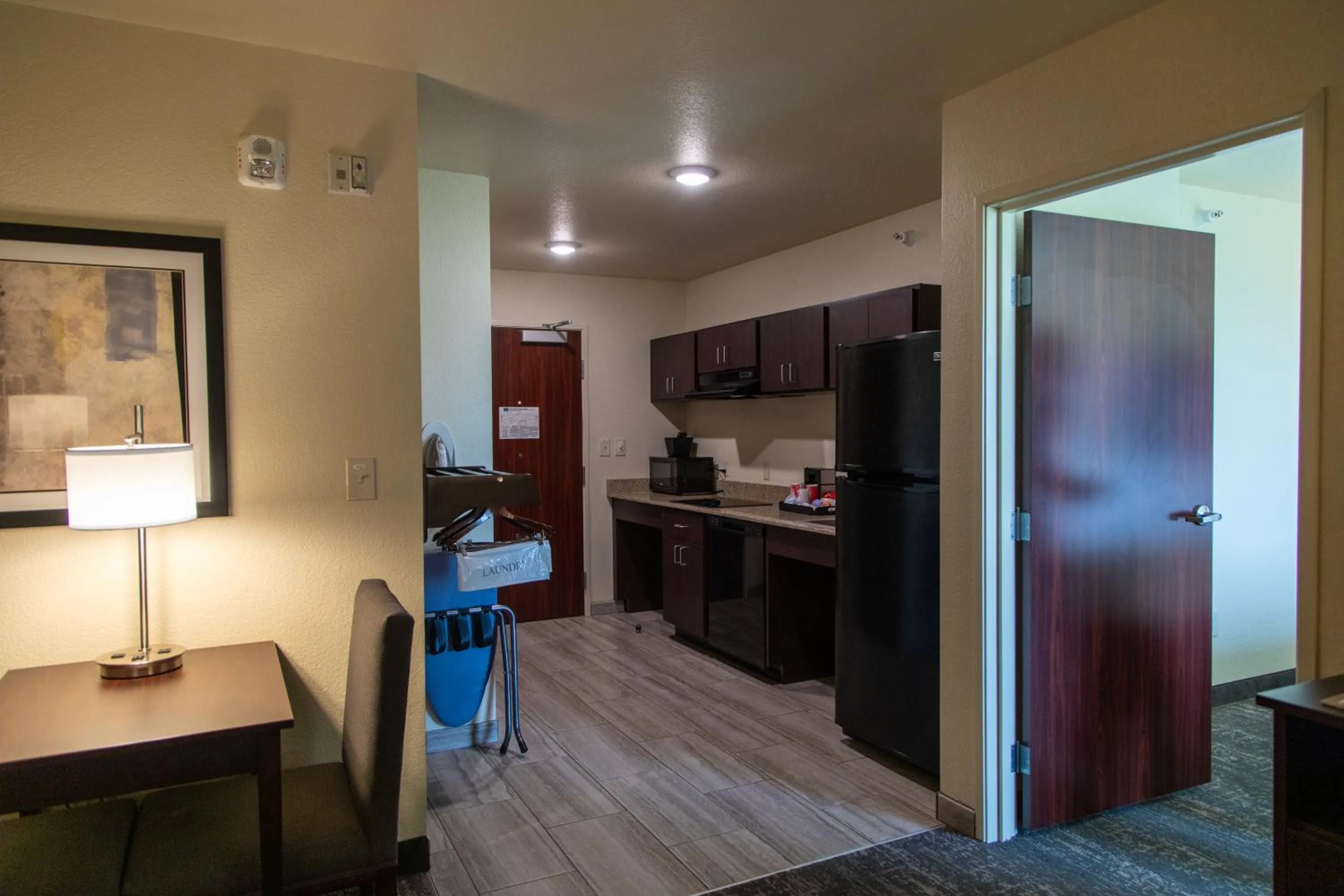 Kitchen or kitchenette in Cobblestone Inn & Suites -Springfield