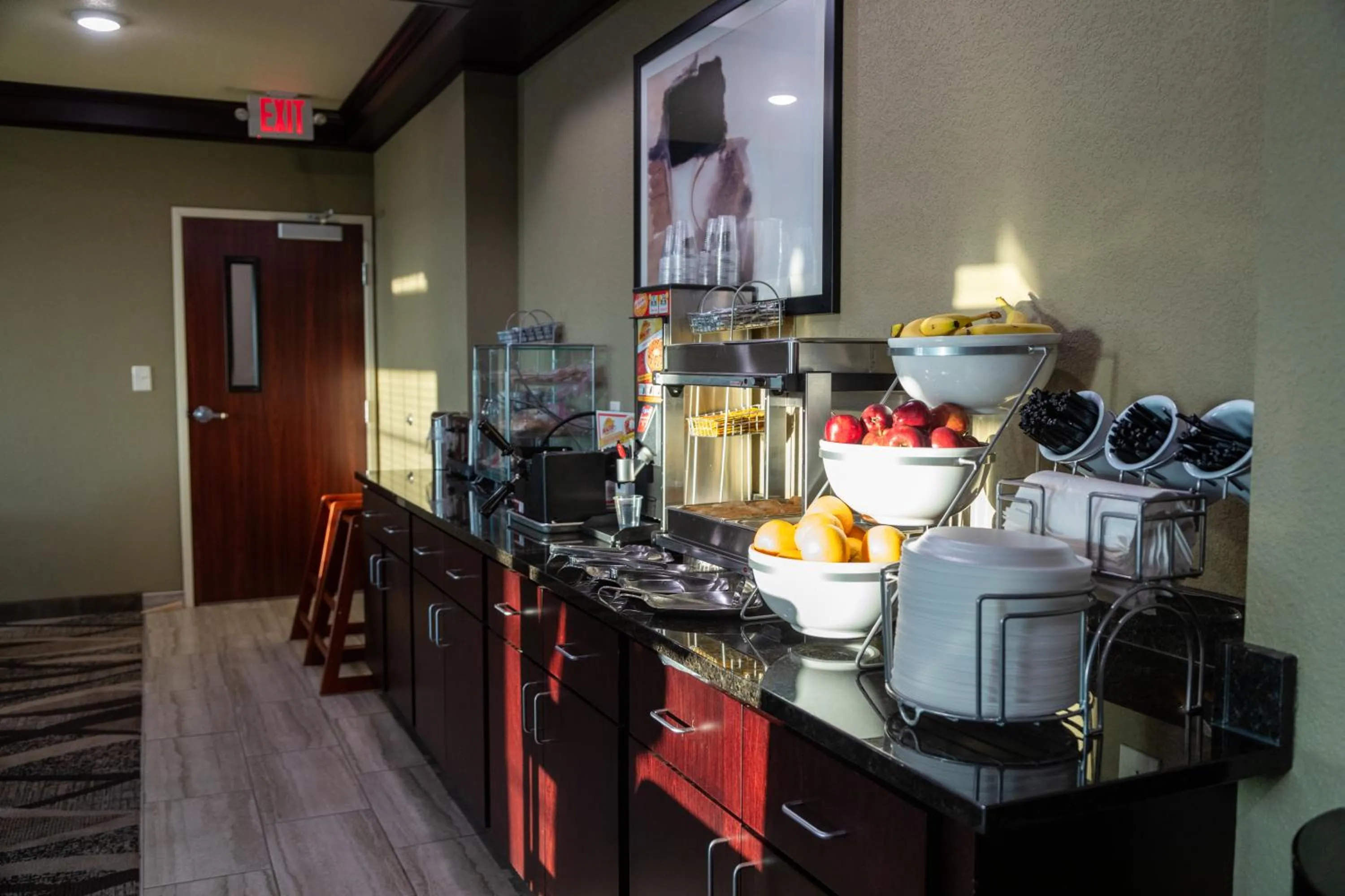 Breakfast in Cobblestone Inn & Suites -Springfield