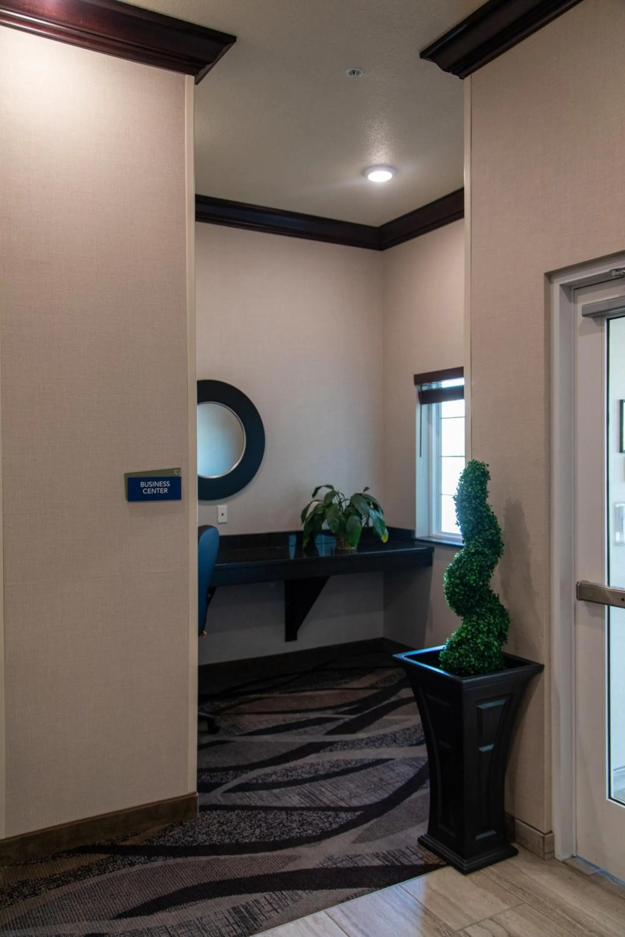 Business facilities in Cobblestone Inn & Suites -Springfield