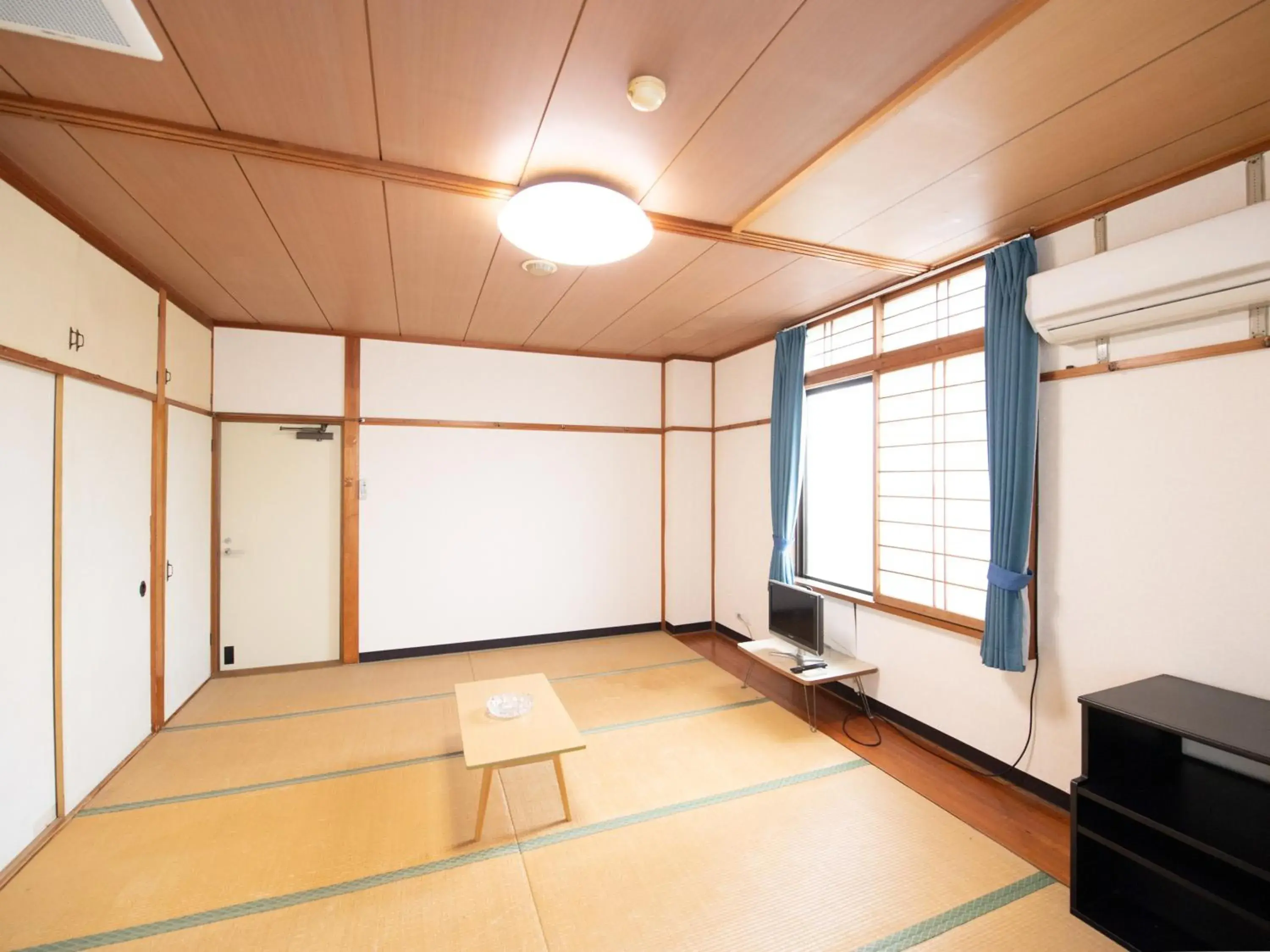 Quadruple Room with Shared Bathroom - single occupancy in Tabist Hamatoya Ryokan Mens Only Quadruple Room with Shared Bathroom - single occupancy in Tabist Hamatoya Ryokan Mens Only