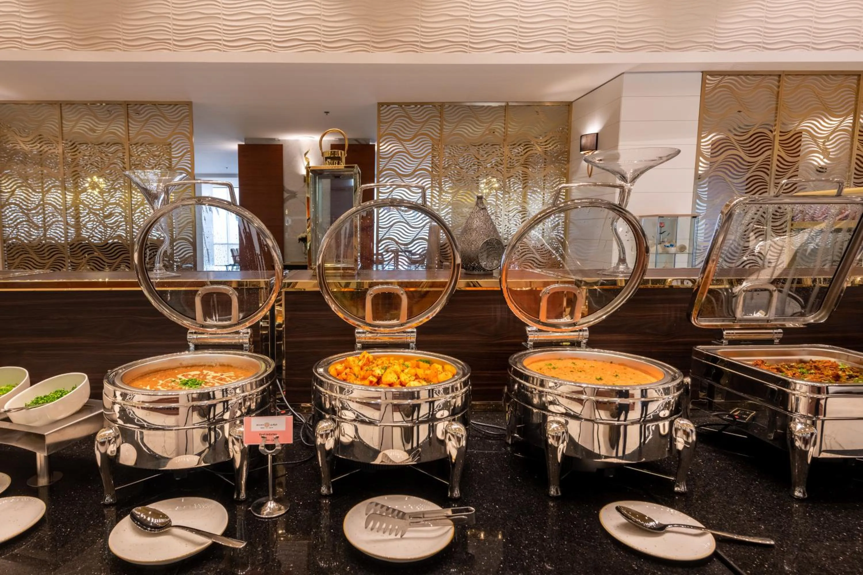 Restaurant/places to eat in Nivel Hotel Abha