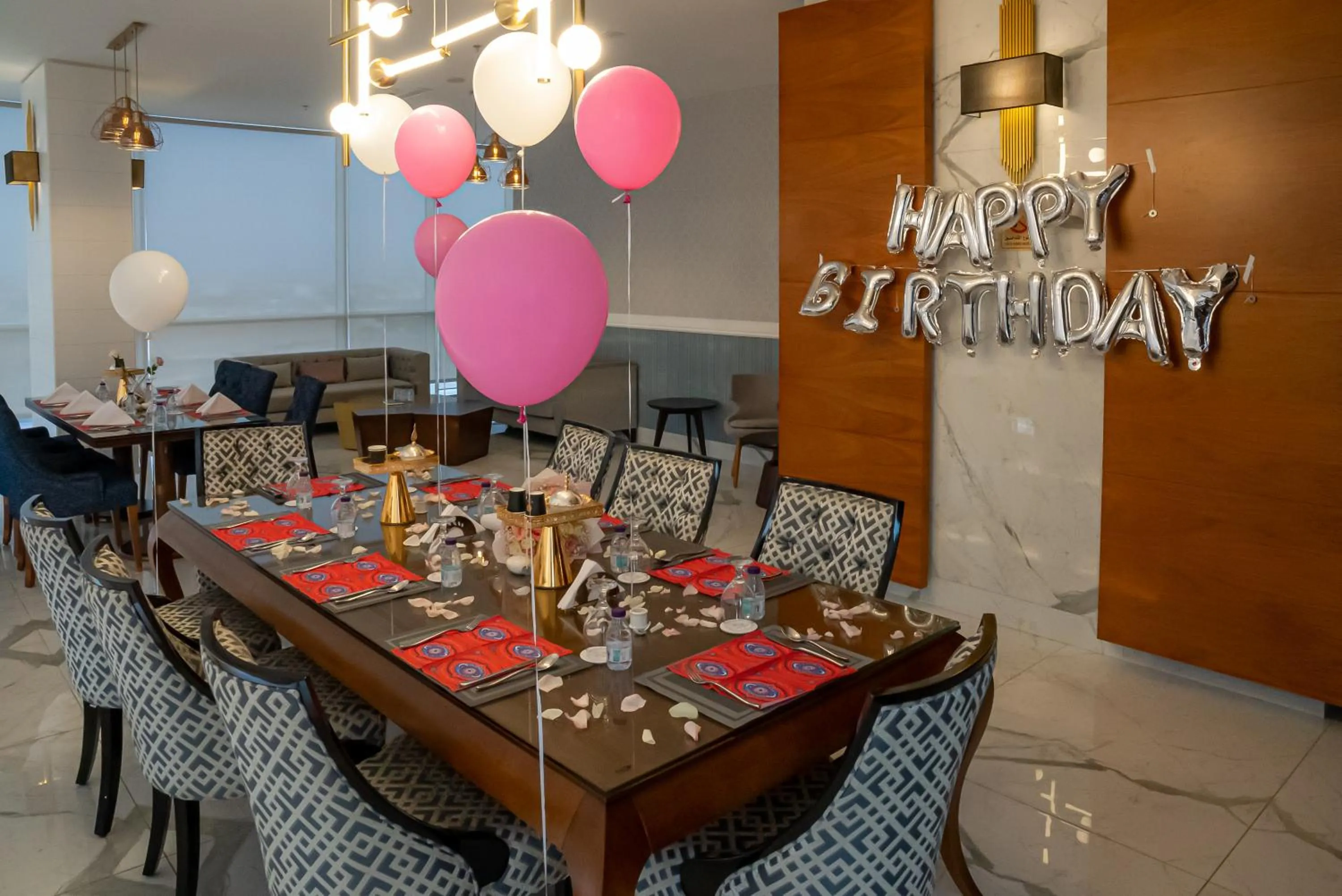 Restaurant/places to eat in Nivel Hotel Abha