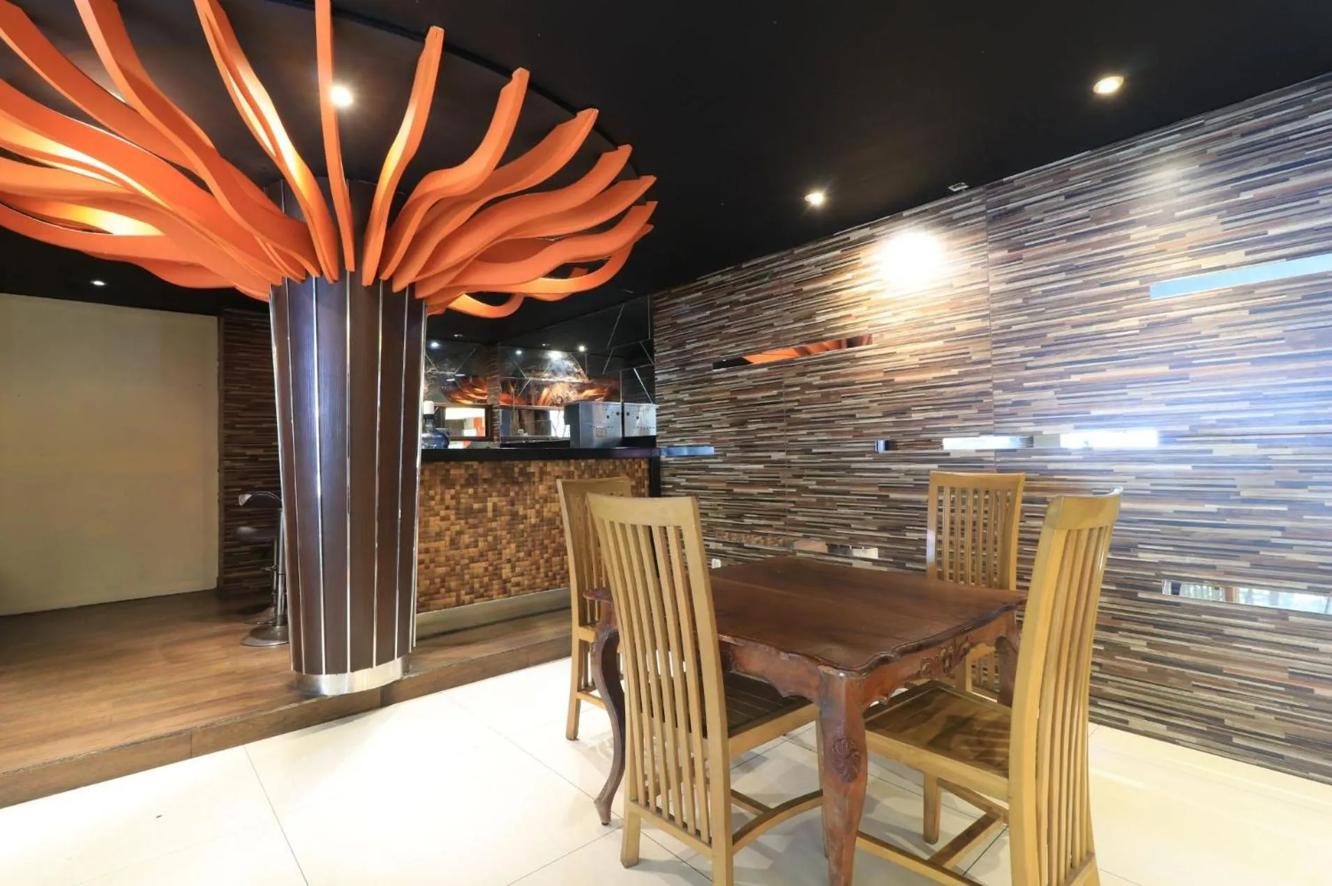 Dining area in Mroom Prapancha