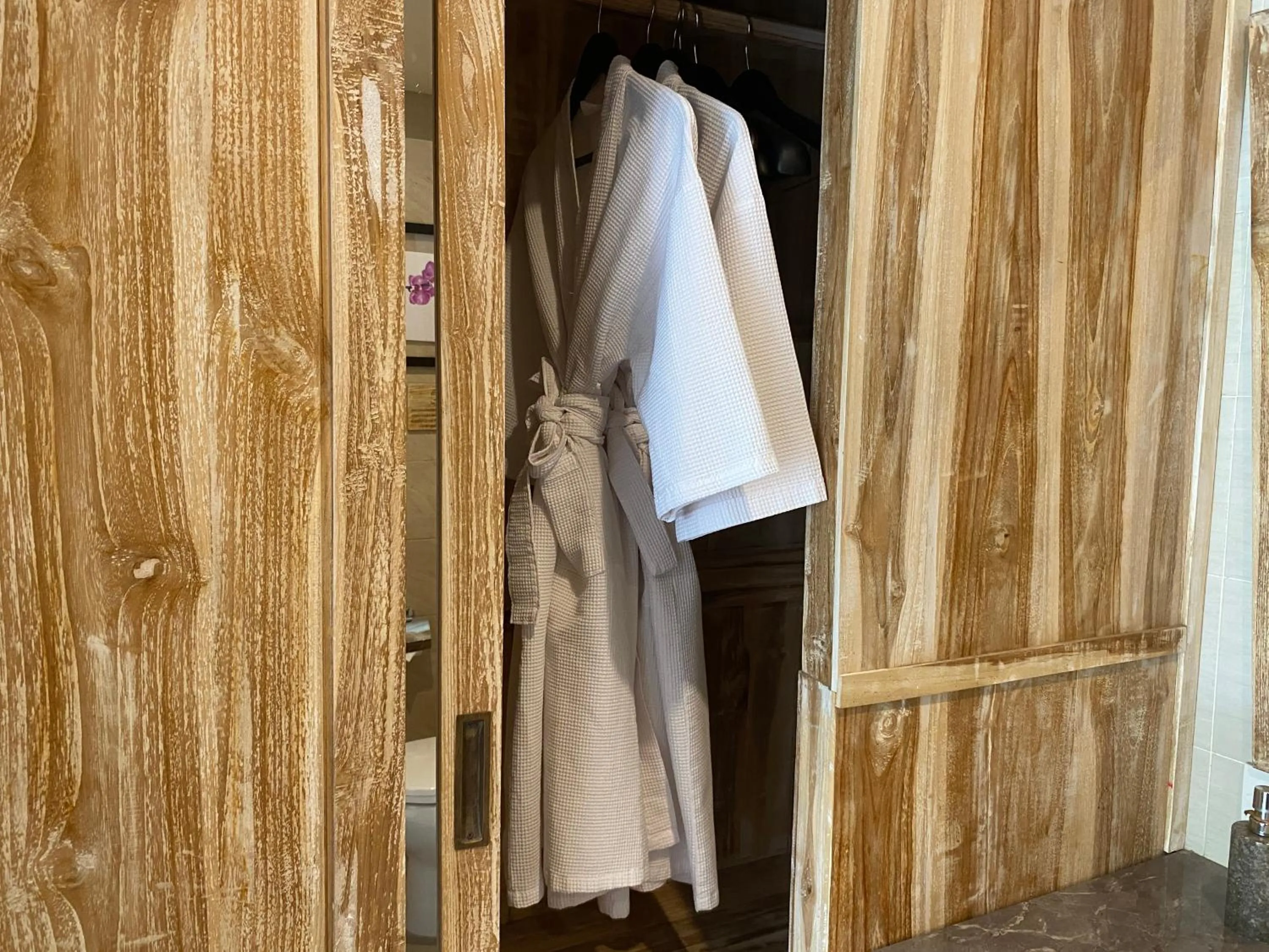 wardrobe in Green D'mel Bali