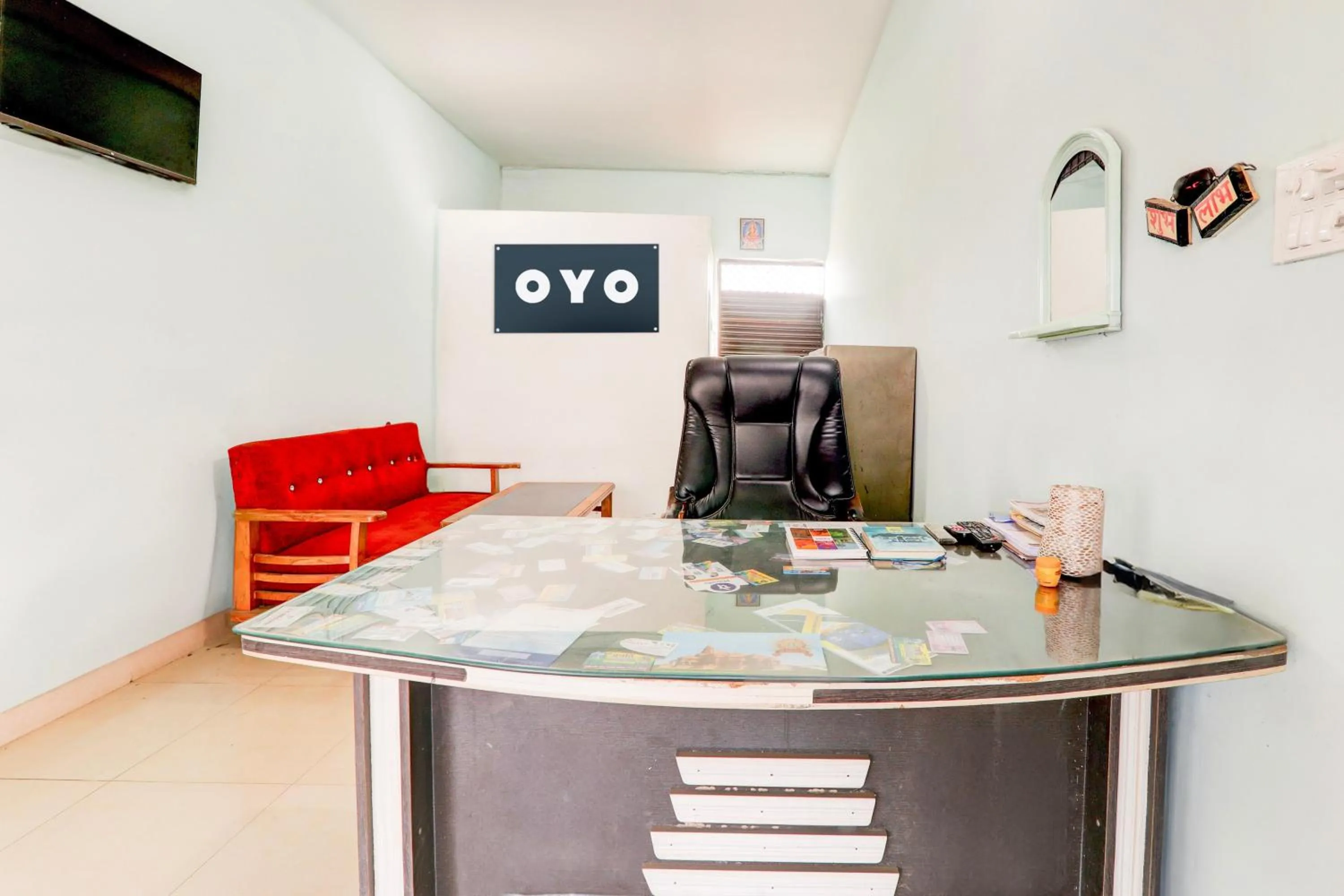 Lobby or reception in Hotel O Pragati Resort Marriage Hall & Restaurant