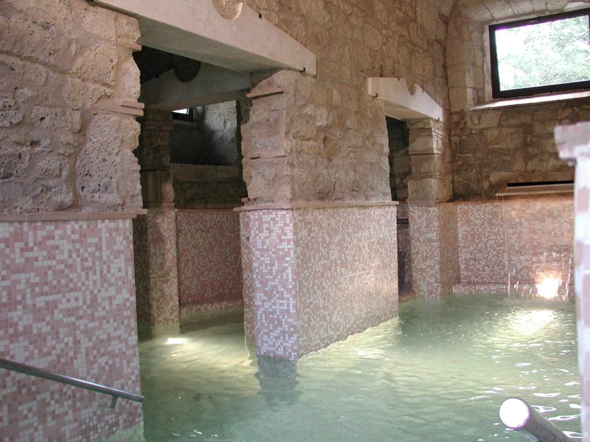 Hot Spring Bath in Hotel Relais Valle Orientina