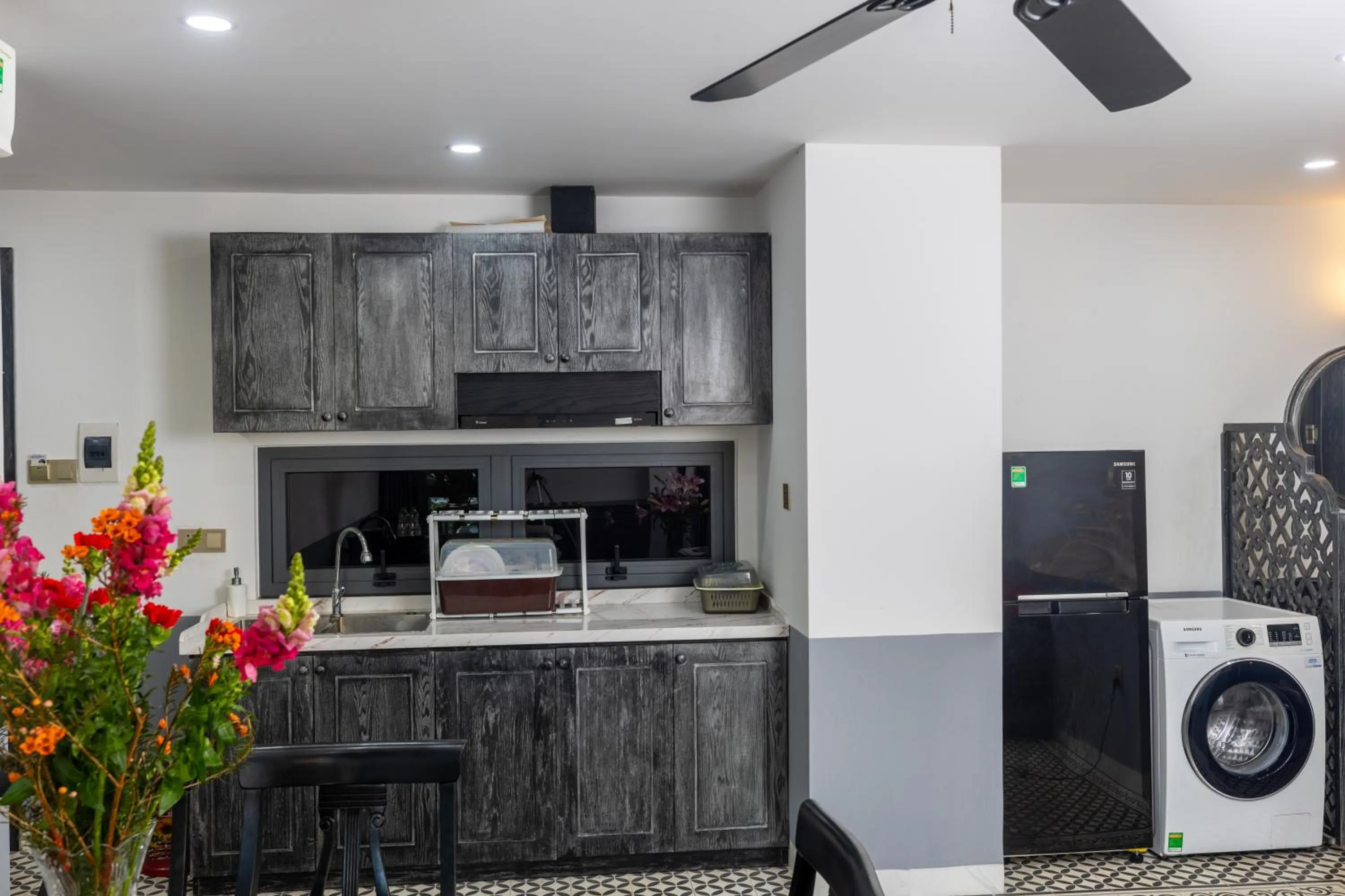 Kitchen or kitchenette in Dérive Boutique Villa & Apartment Da Nang