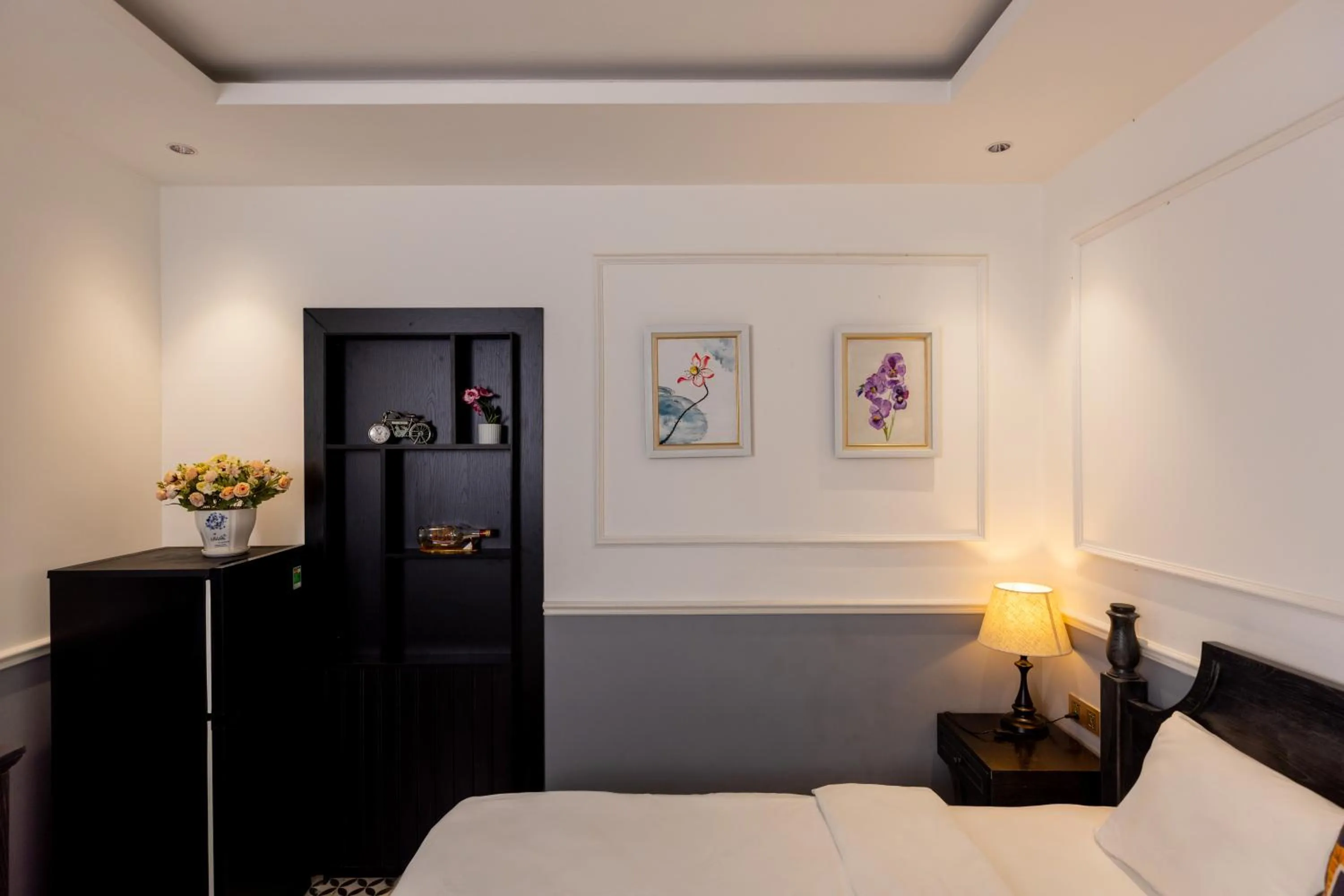 Decorative detail, Bed in Dérive Boutique Villa & Apartment Da Nang