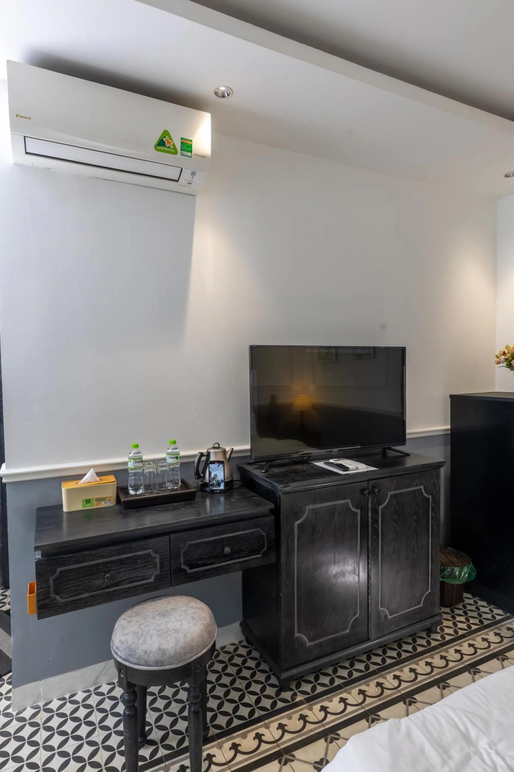 Communal lounge/ TV room, Bed in Dérive Boutique Villa & Apartment Da Nang