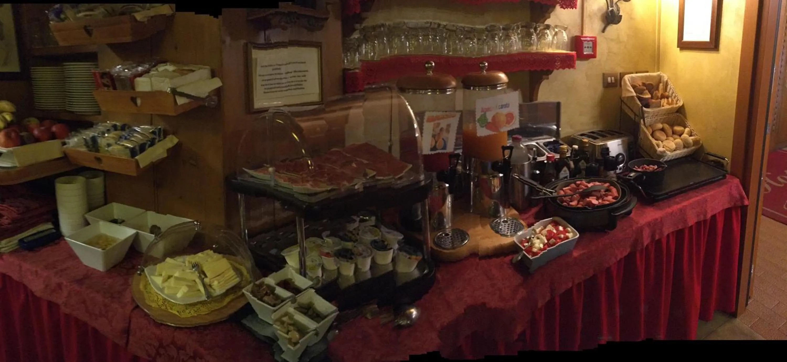 Food in Meuble Villa Neve