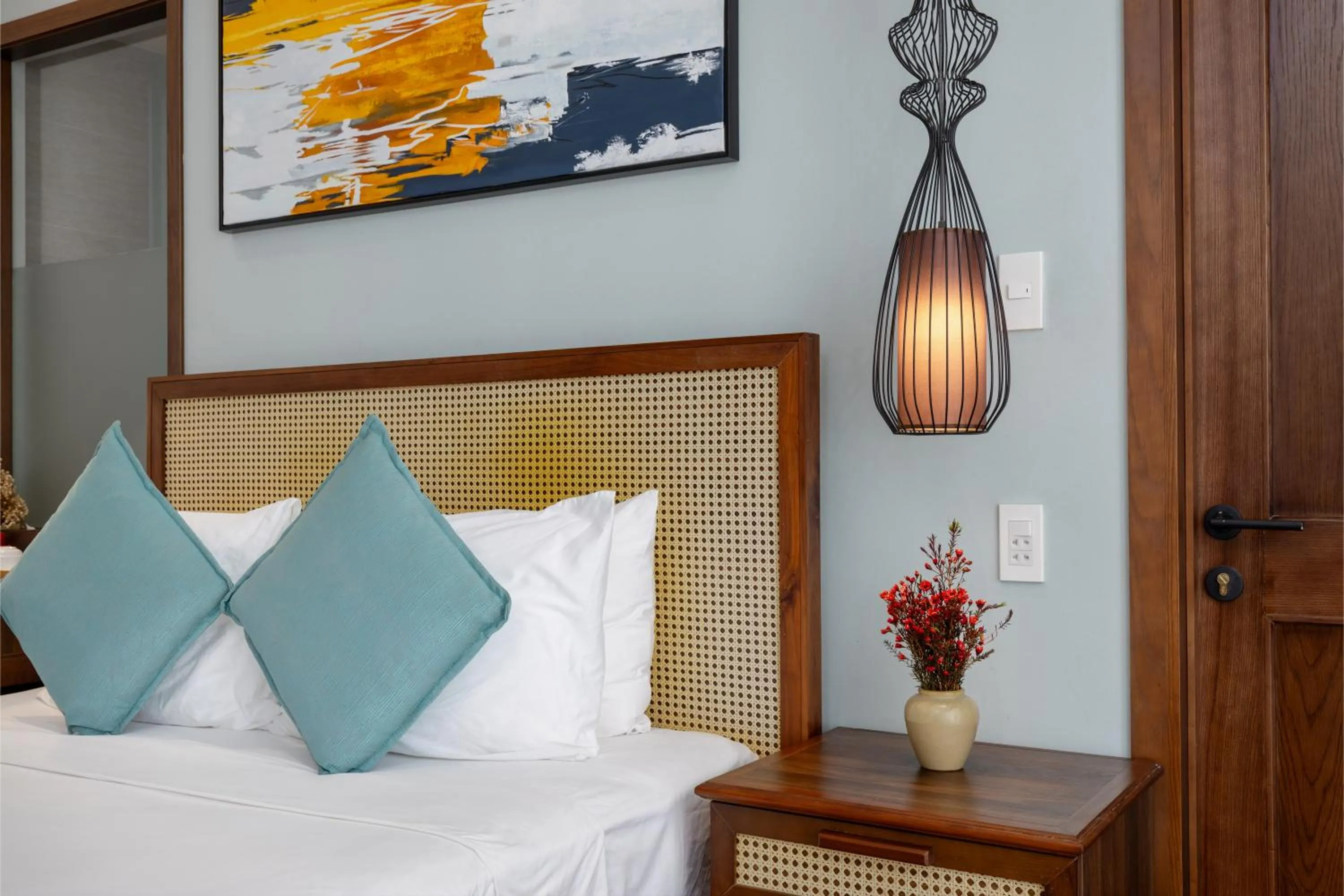 Bed in FLOWER BEACHSTAY & COFFEE