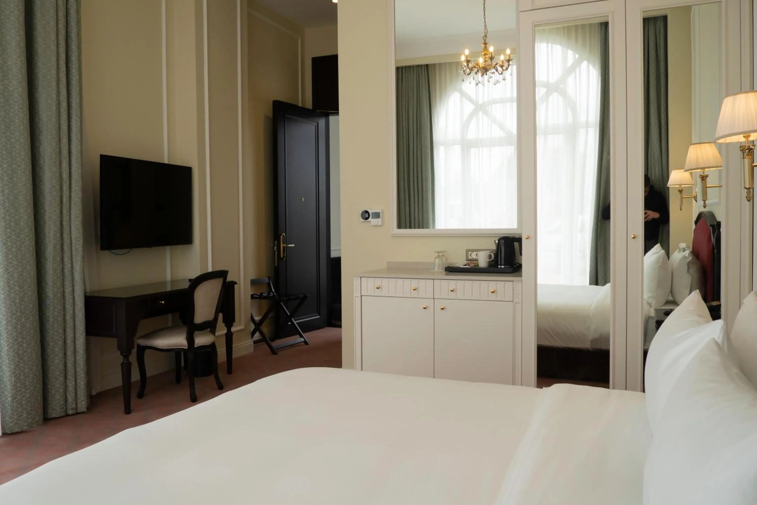 TV and multimedia, Bed in ANIM Boutique Hotel