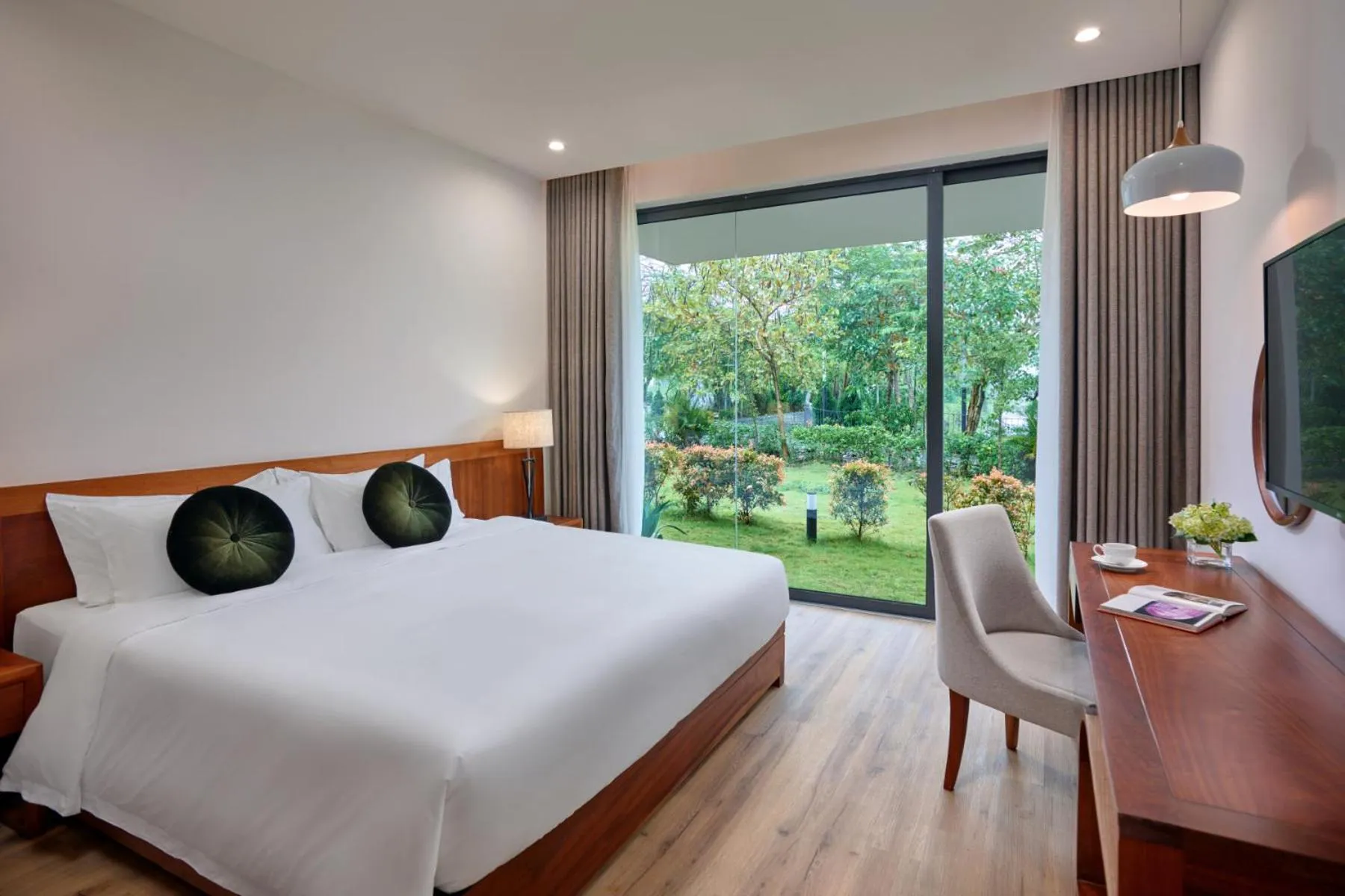 Bed in Wyndham Grand Vedana Ninh Binh Resort