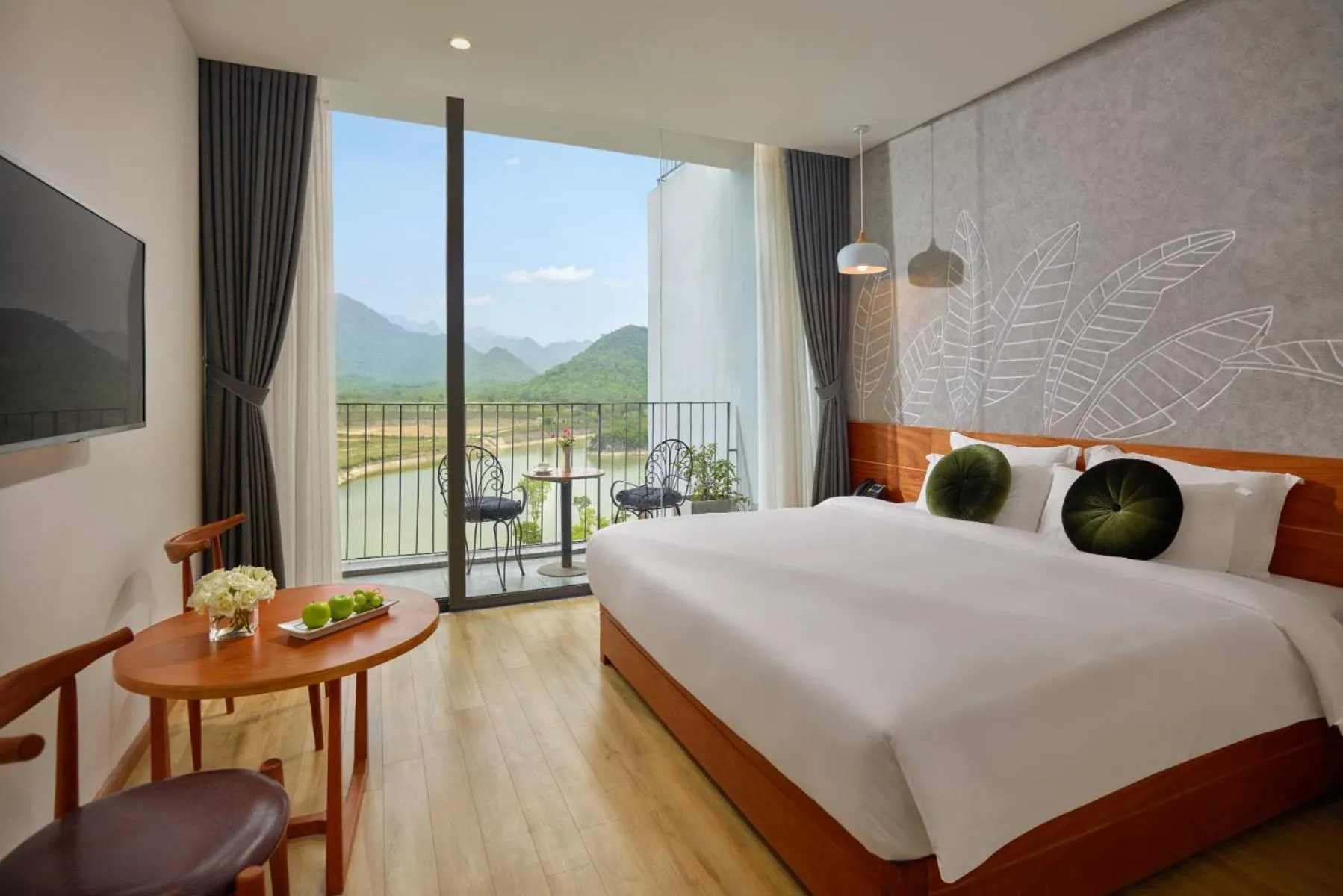 Bed in Wyndham Grand Vedana Ninh Binh Resort