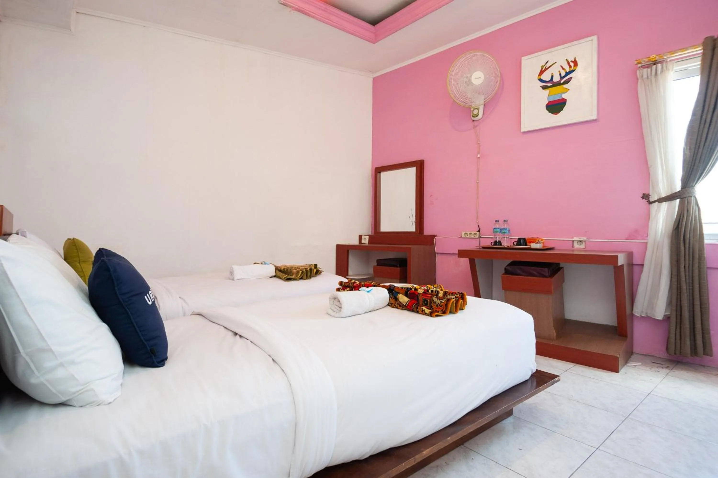 Bedroom, Bed in Urbanview Hotel Ananda Syariah by RedDoorz