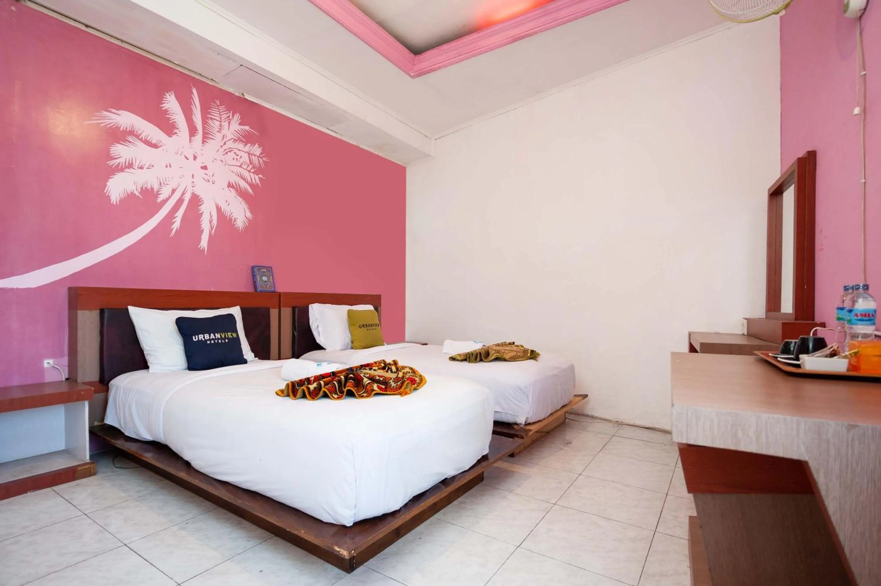Bedroom, Bed in Urbanview Hotel Ananda Syariah by RedDoorz
