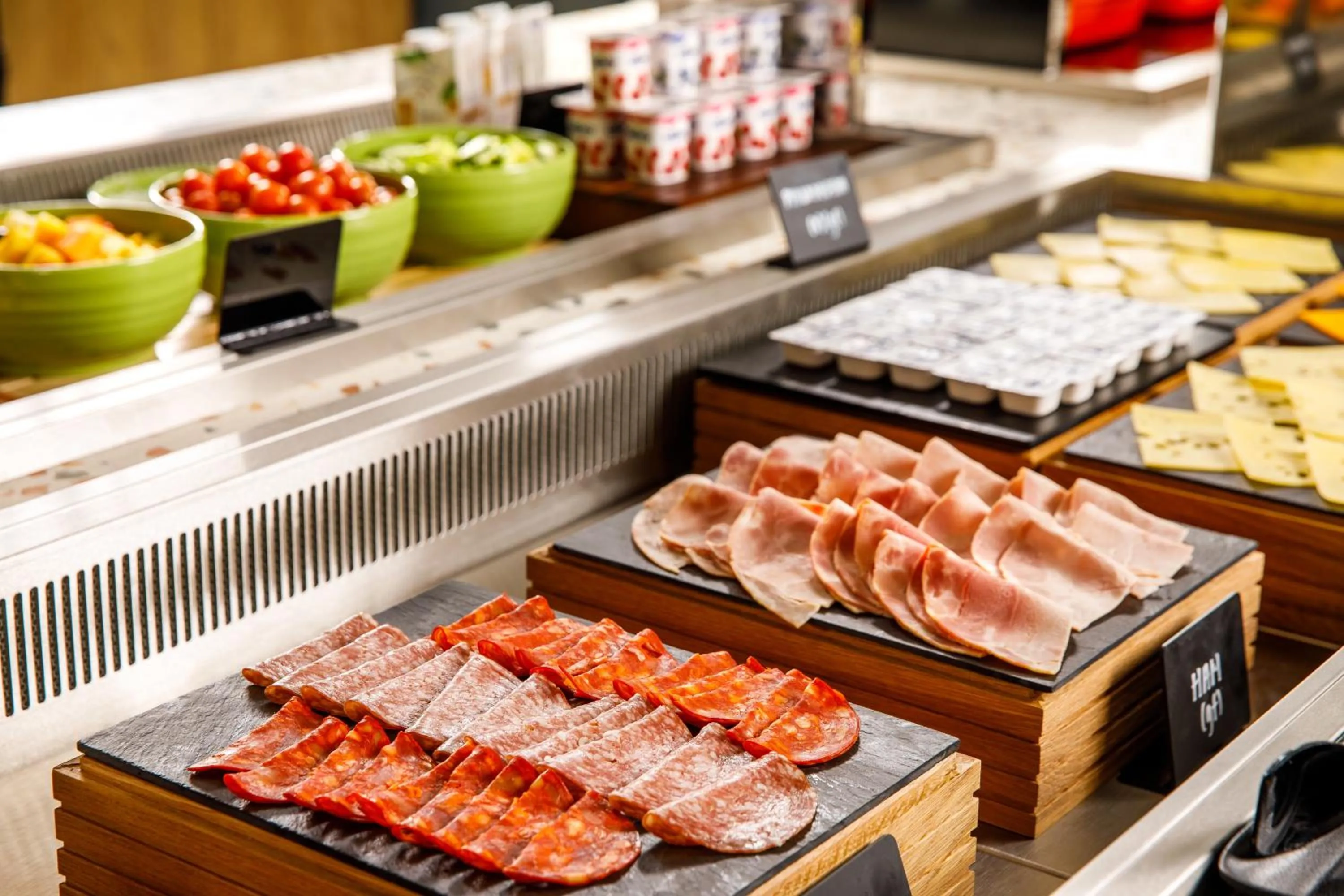 Breakfast in Holiday Inn Manchester Airport T2 by IHG