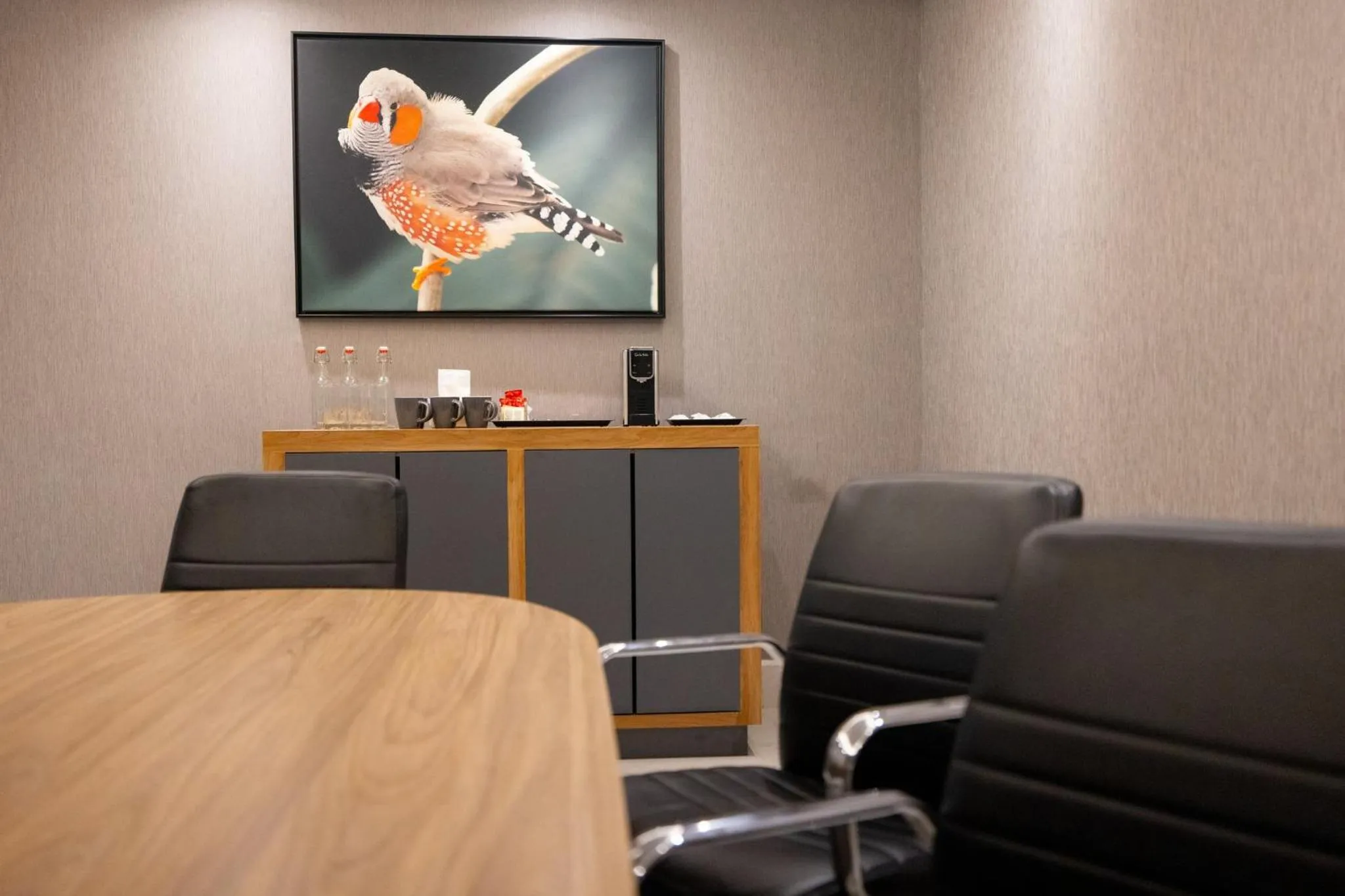 Meeting/conference room in voco Saltillo Suites by IHG