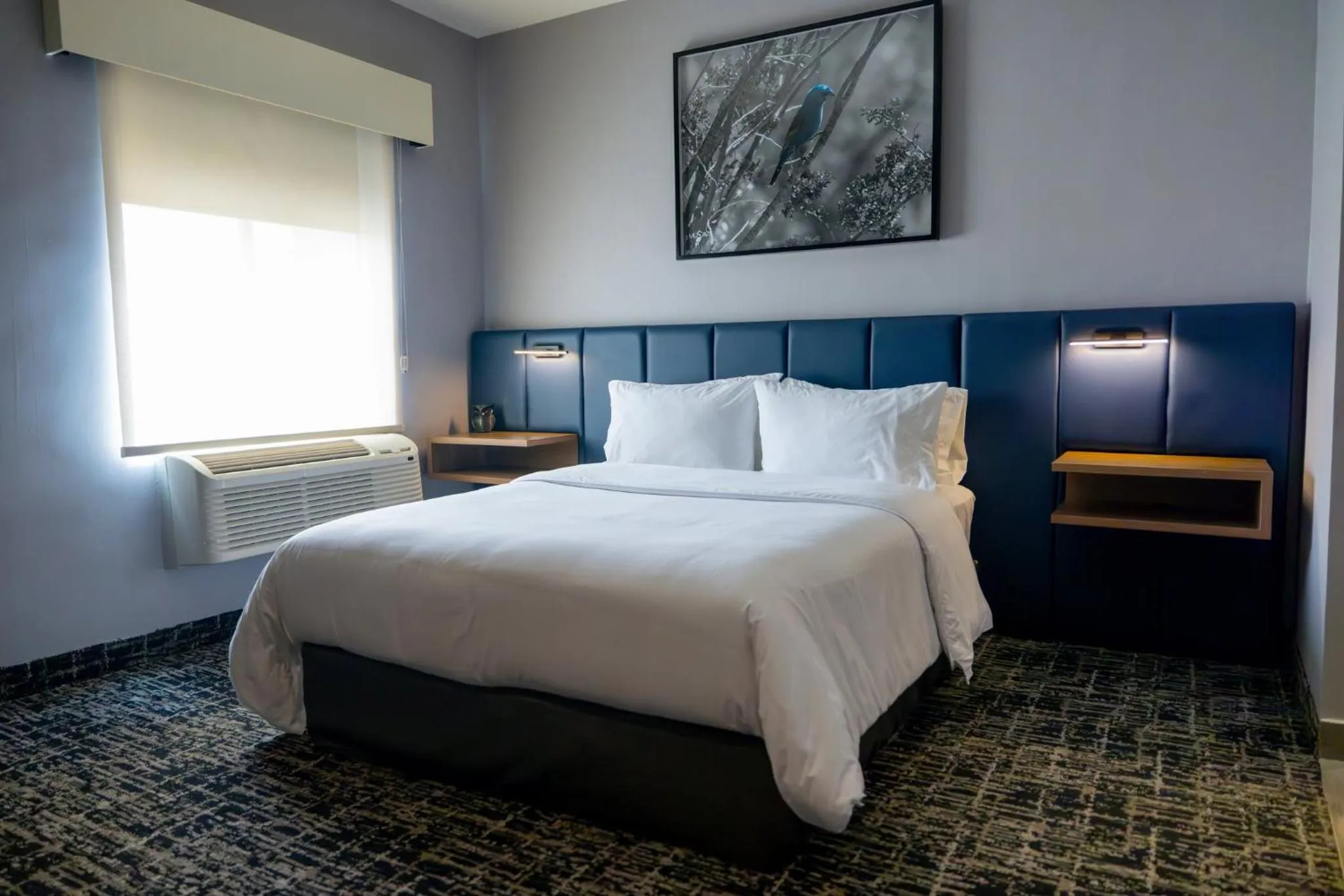 Photo of the whole room, Bed in voco Saltillo Suites by IHG