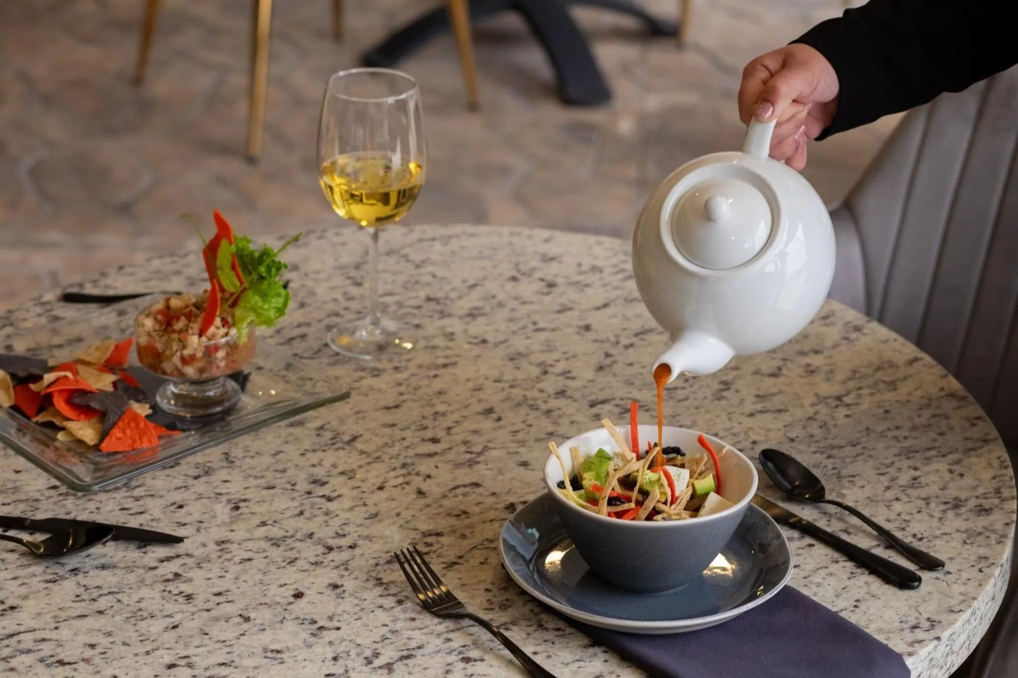 Restaurant/places to eat in voco Saltillo Suites by IHG