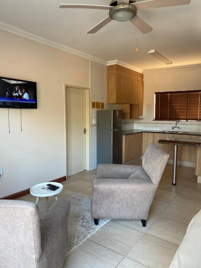 Budget Double Room in Lethabong Lodge